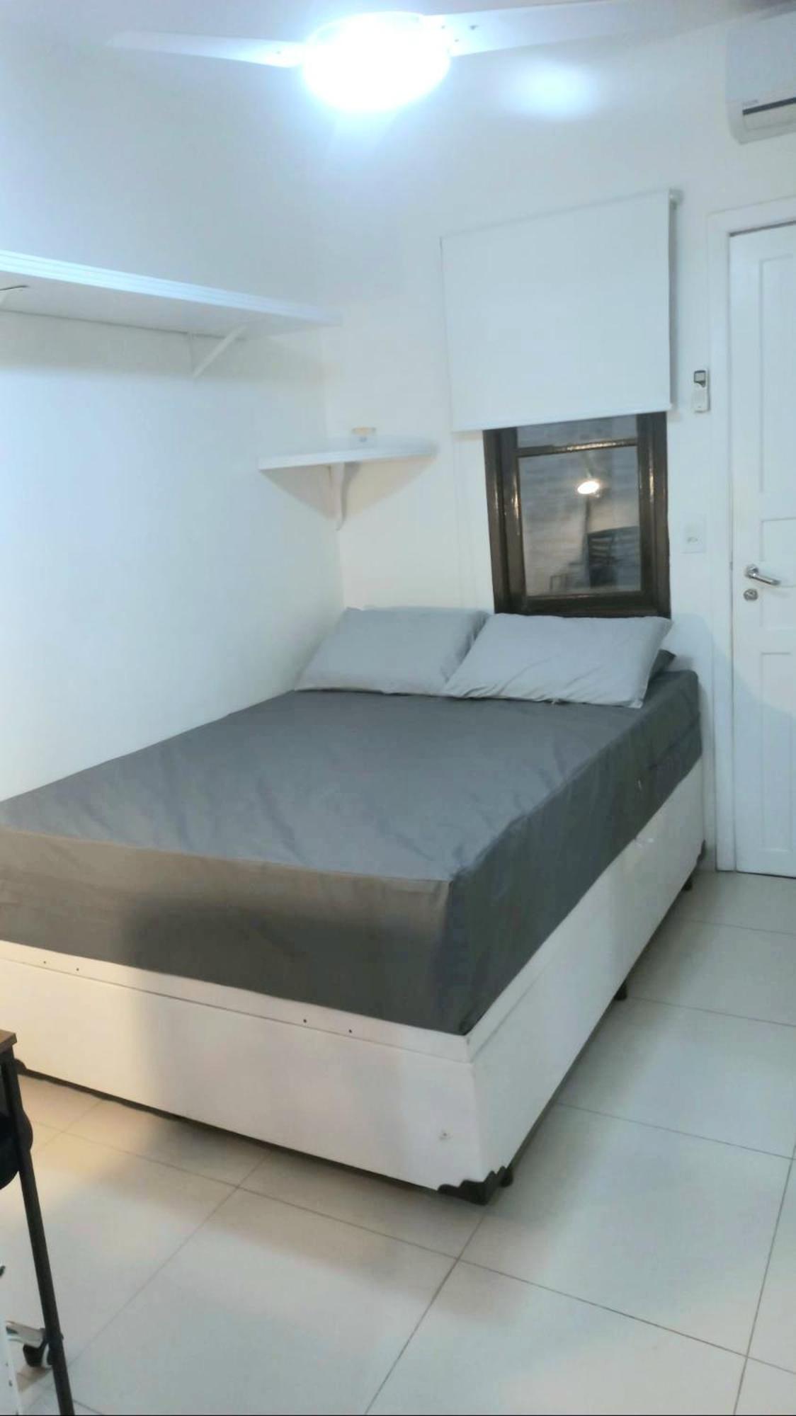 Flat em Juquehy - Condomínio com portaria e com piscina próximo praia