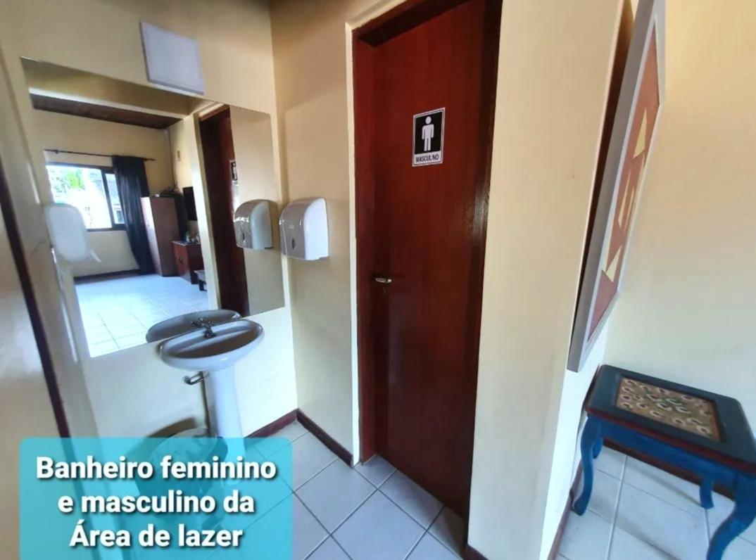 Flat em Juquehy - Condomínio com portaria e com piscina próximo praia