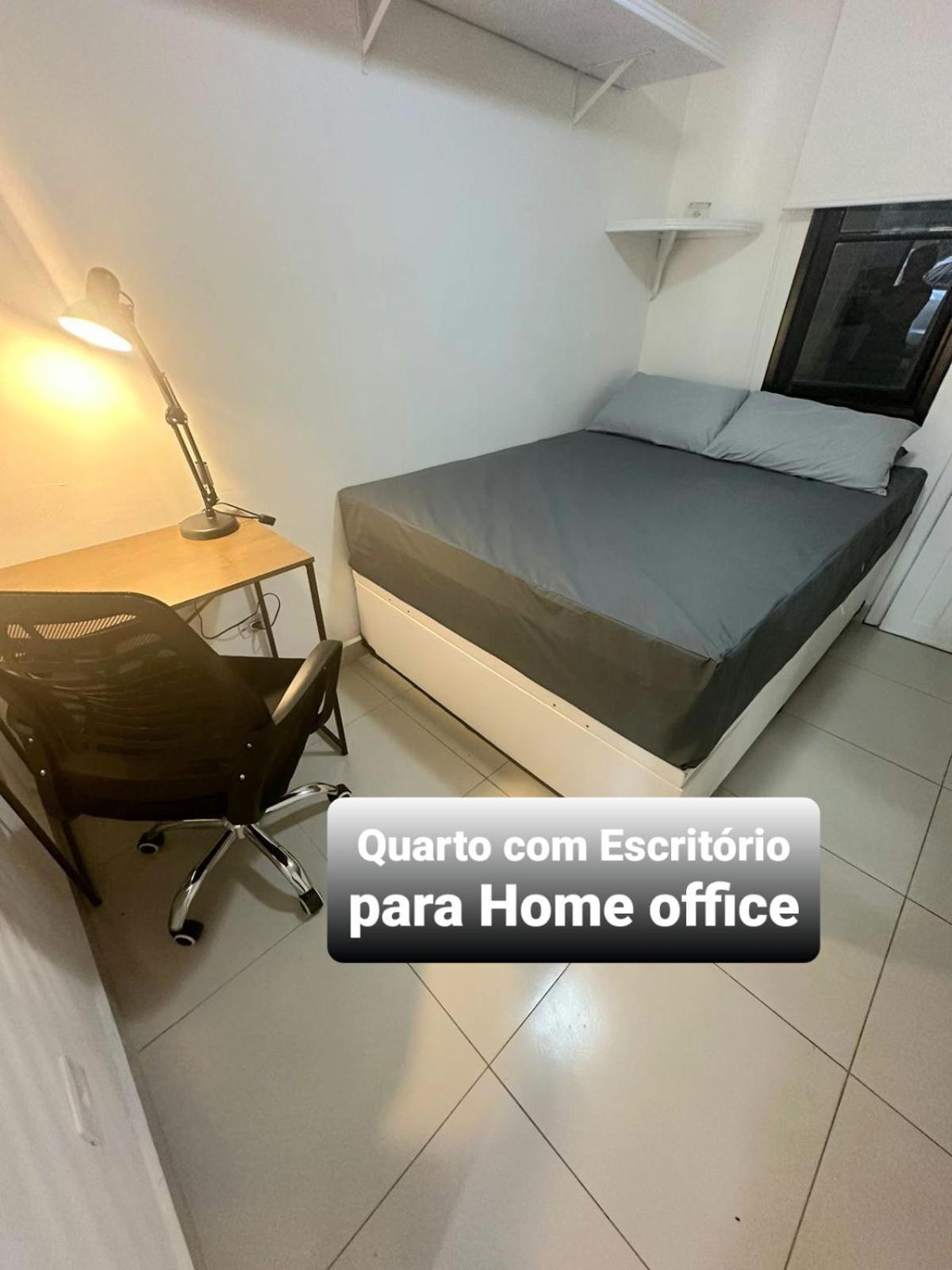 Flat em Juquehy - Condomínio com portaria e com piscina próximo praia