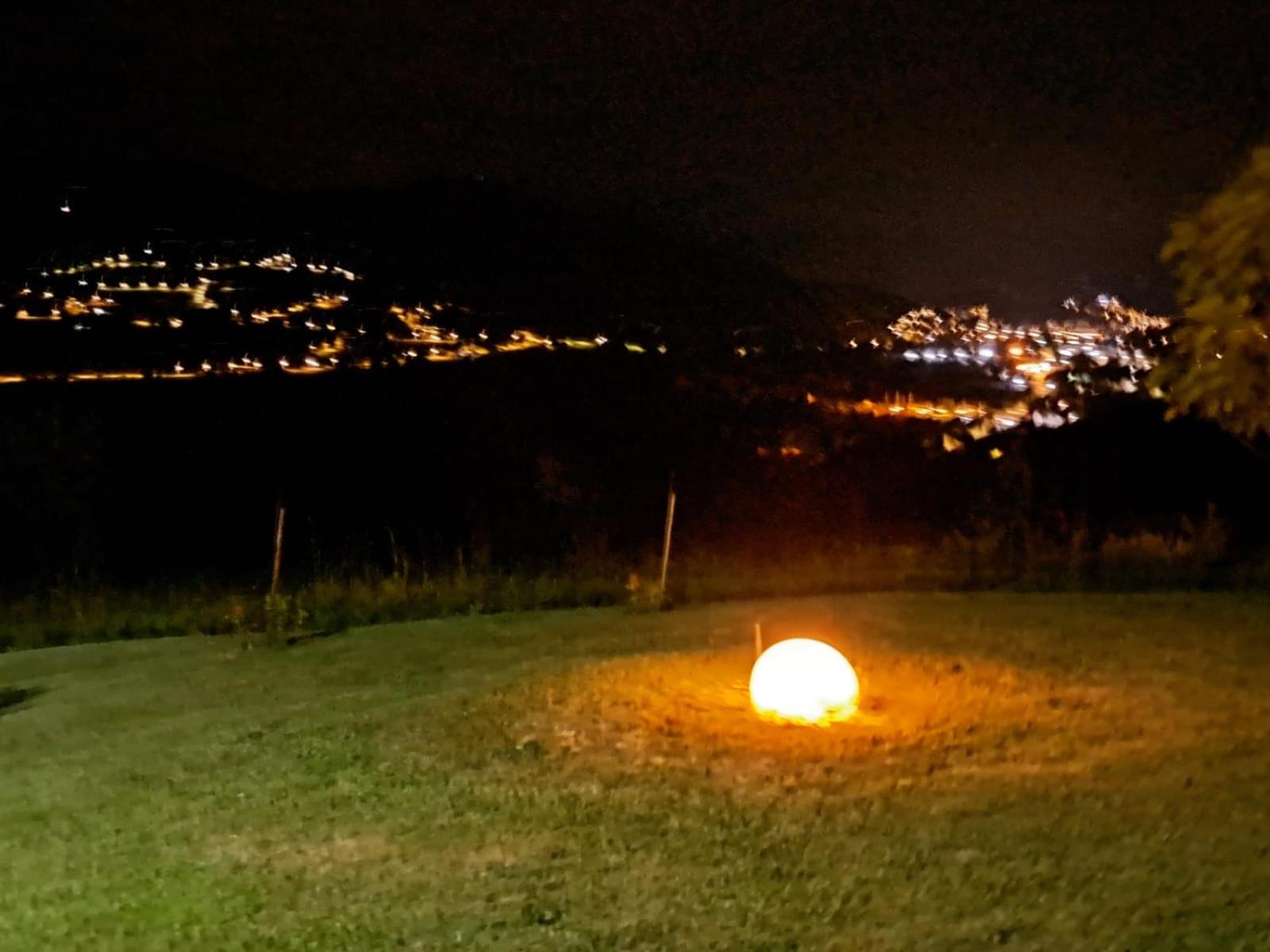 Dušanovac Panorama House - veliko dvoriste, 2 rostilja, pogled na Rasku