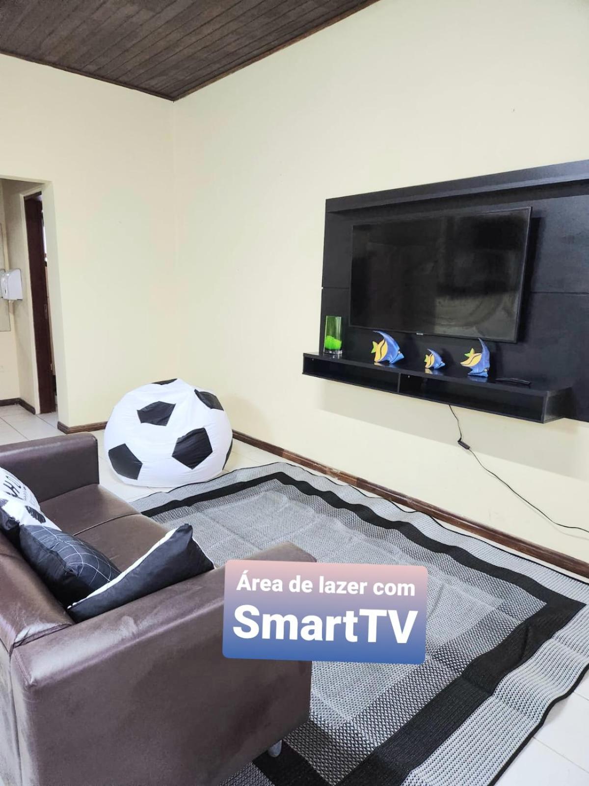 Flat em Juquehy - Condomínio com portaria e com piscina próximo praia