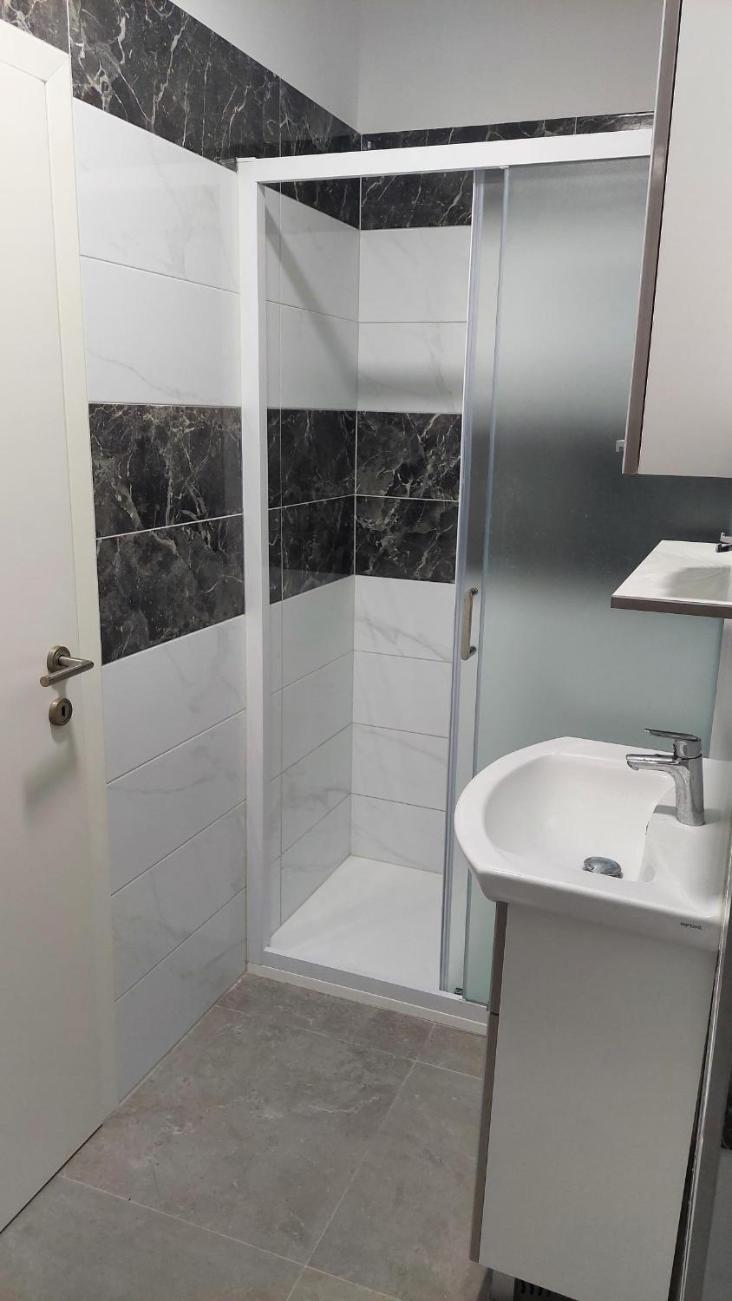 Room with private toilet and terrace in city center in shared apartment