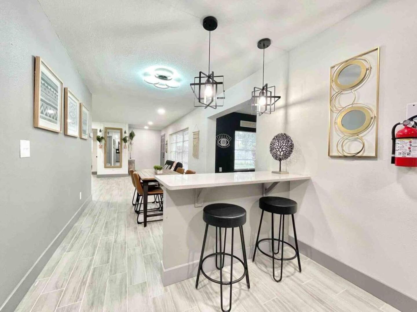 Family 3br Orlando Retreat Kitchen & Wi-fi