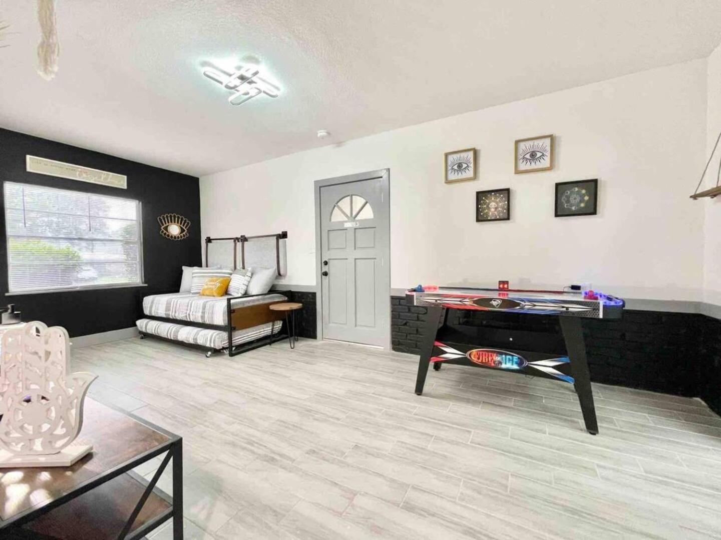 Family 3br Orlando Retreat Kitchen & Wi-fi