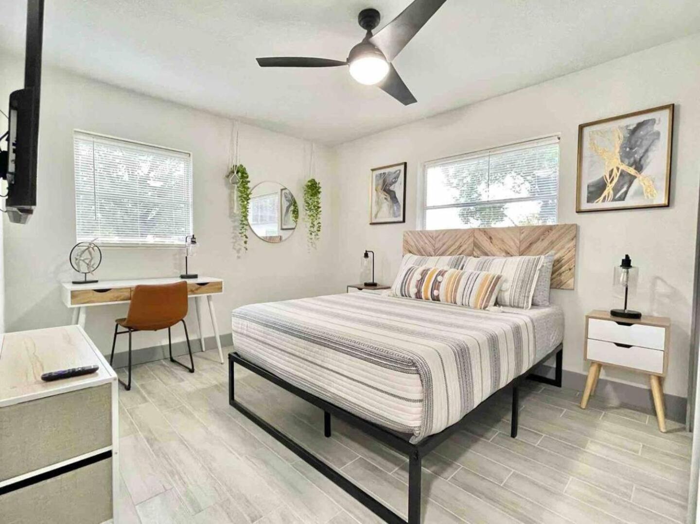 Family 3br Orlando Retreat Kitchen & Wi-fi