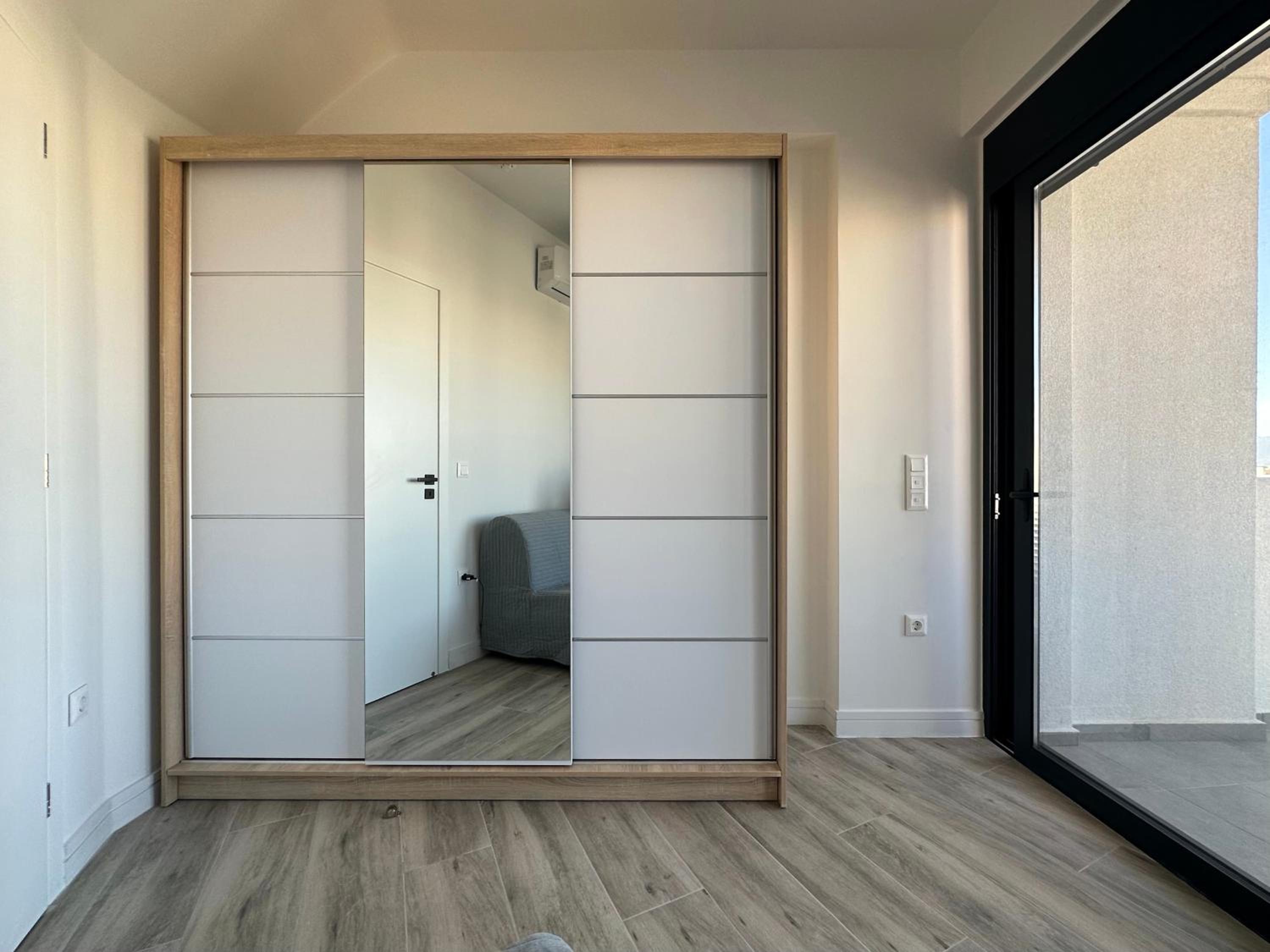 Sky Suite Apartments - Cloud9 in the City