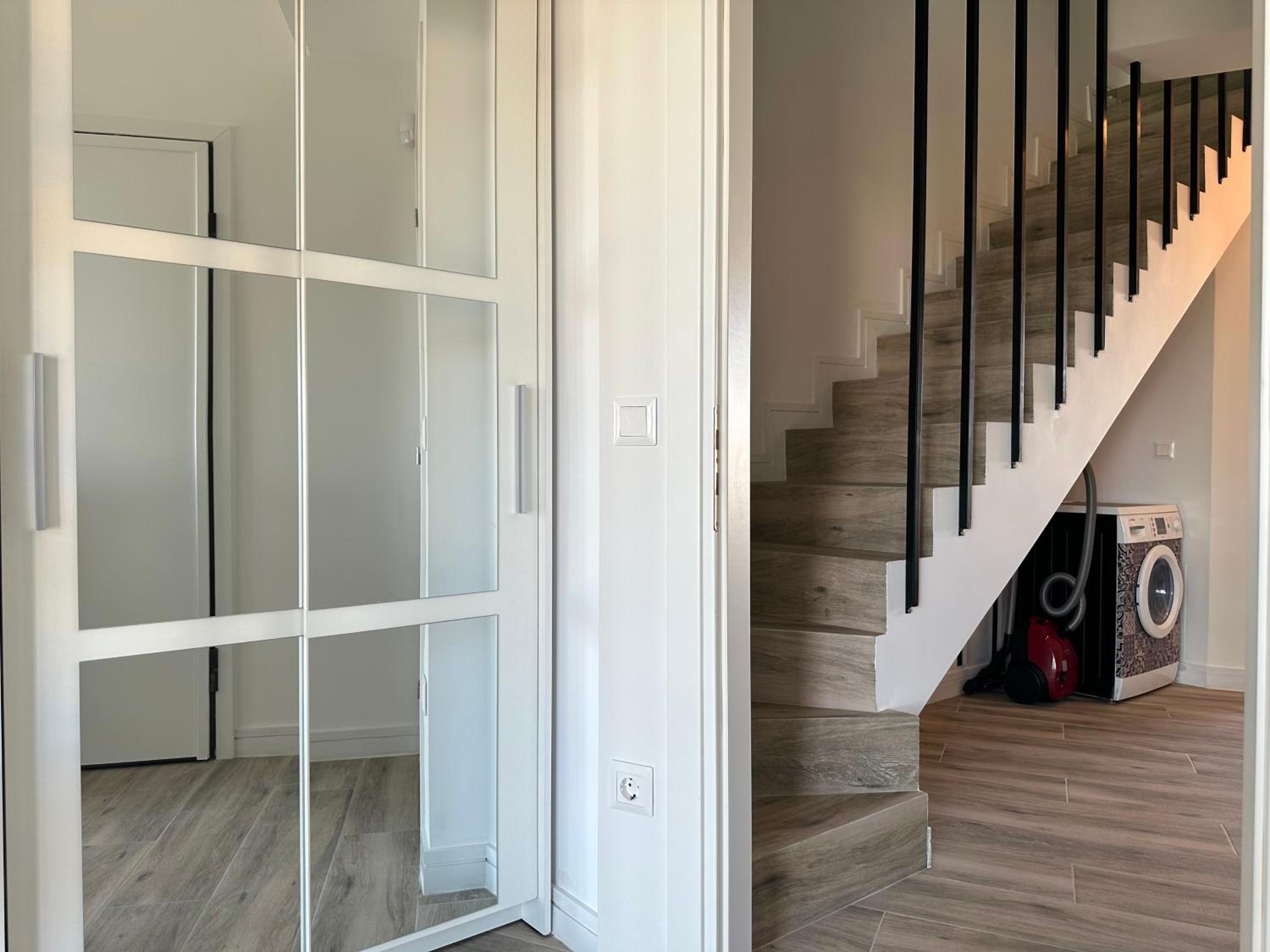 Sky Suite Apartments - Cloud9 in the City
