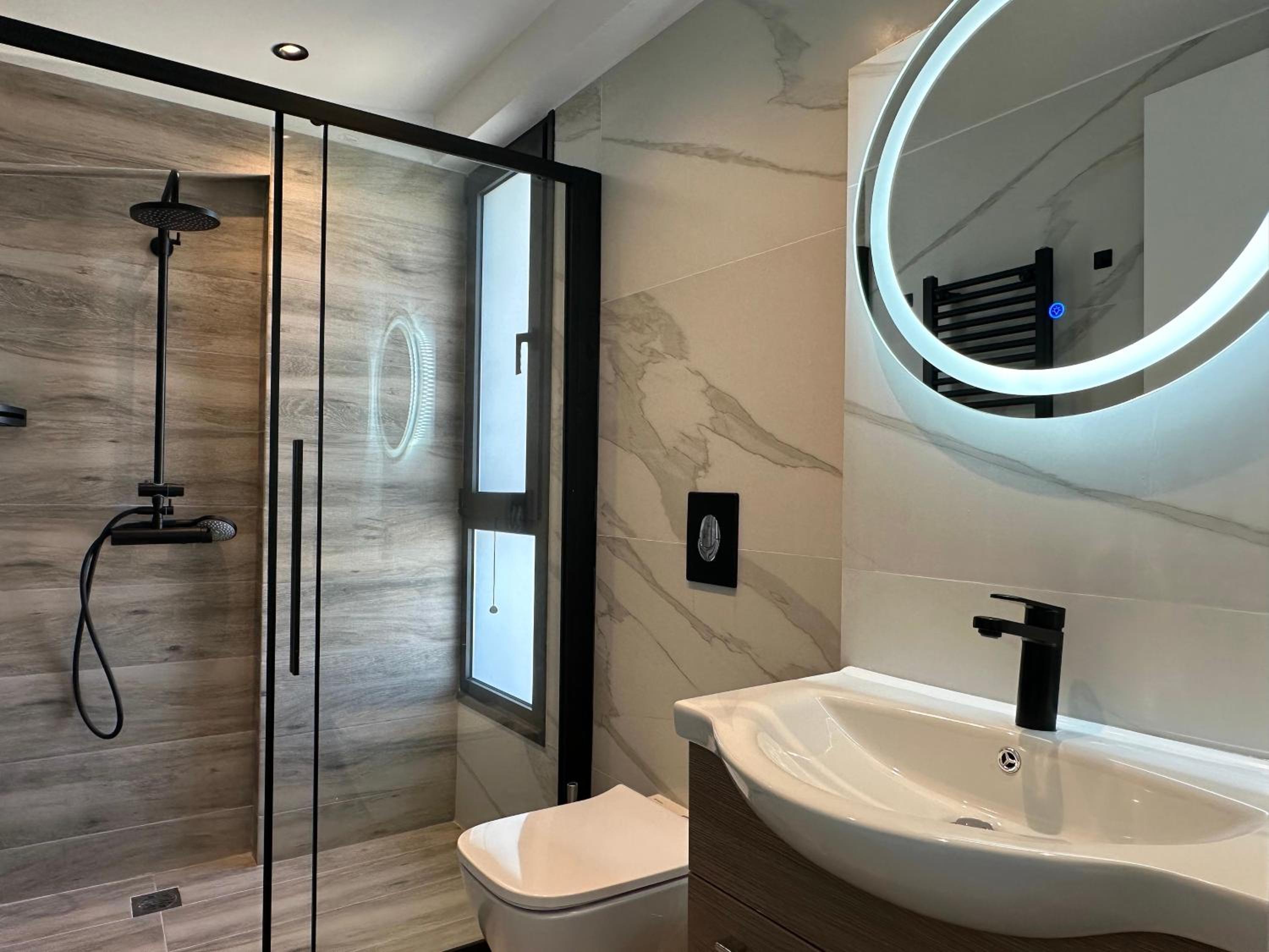 Sky Suite Apartments - Cloud9 in the City