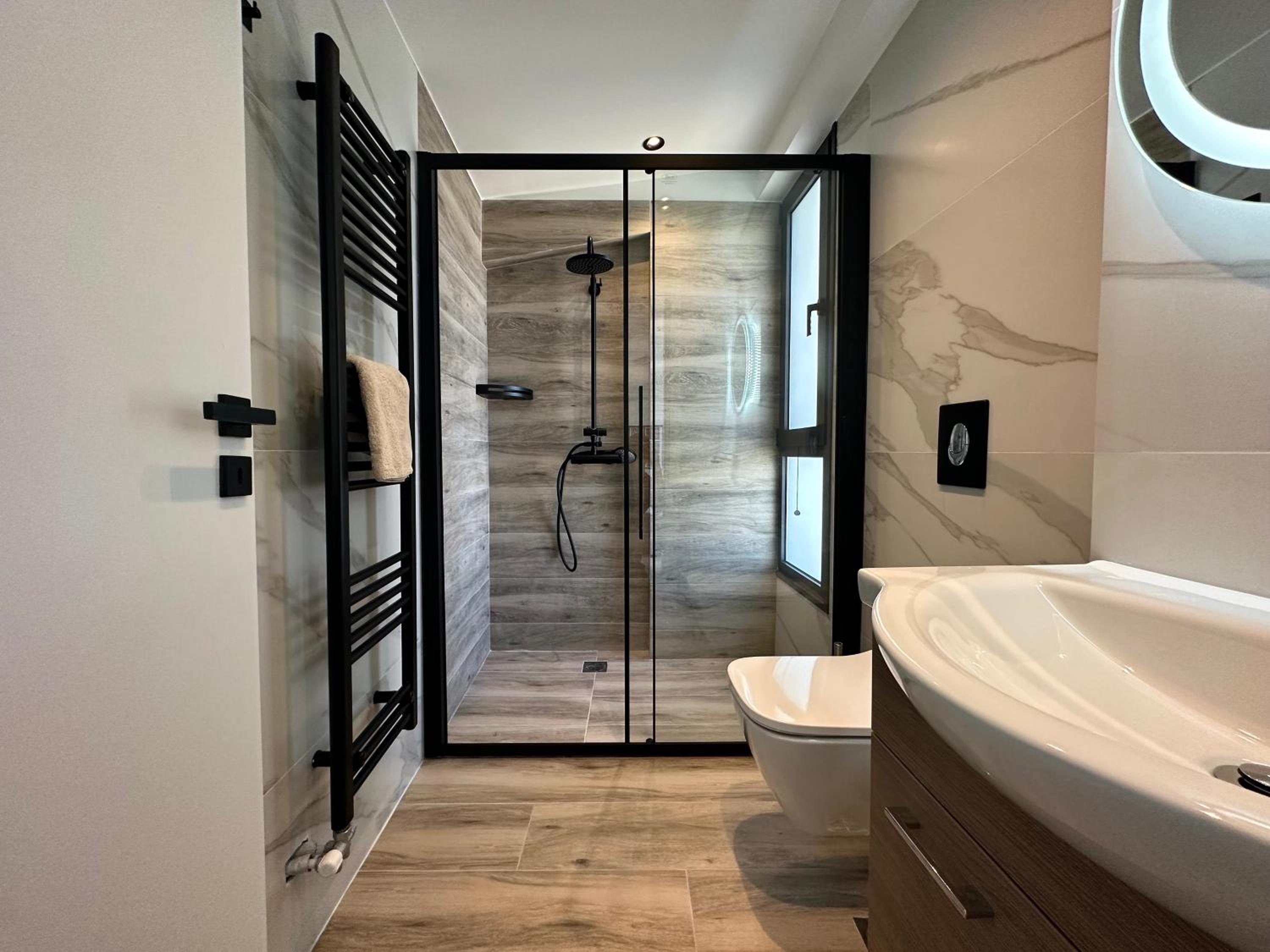 Sky Suite Apartments - Cloud9 in the City