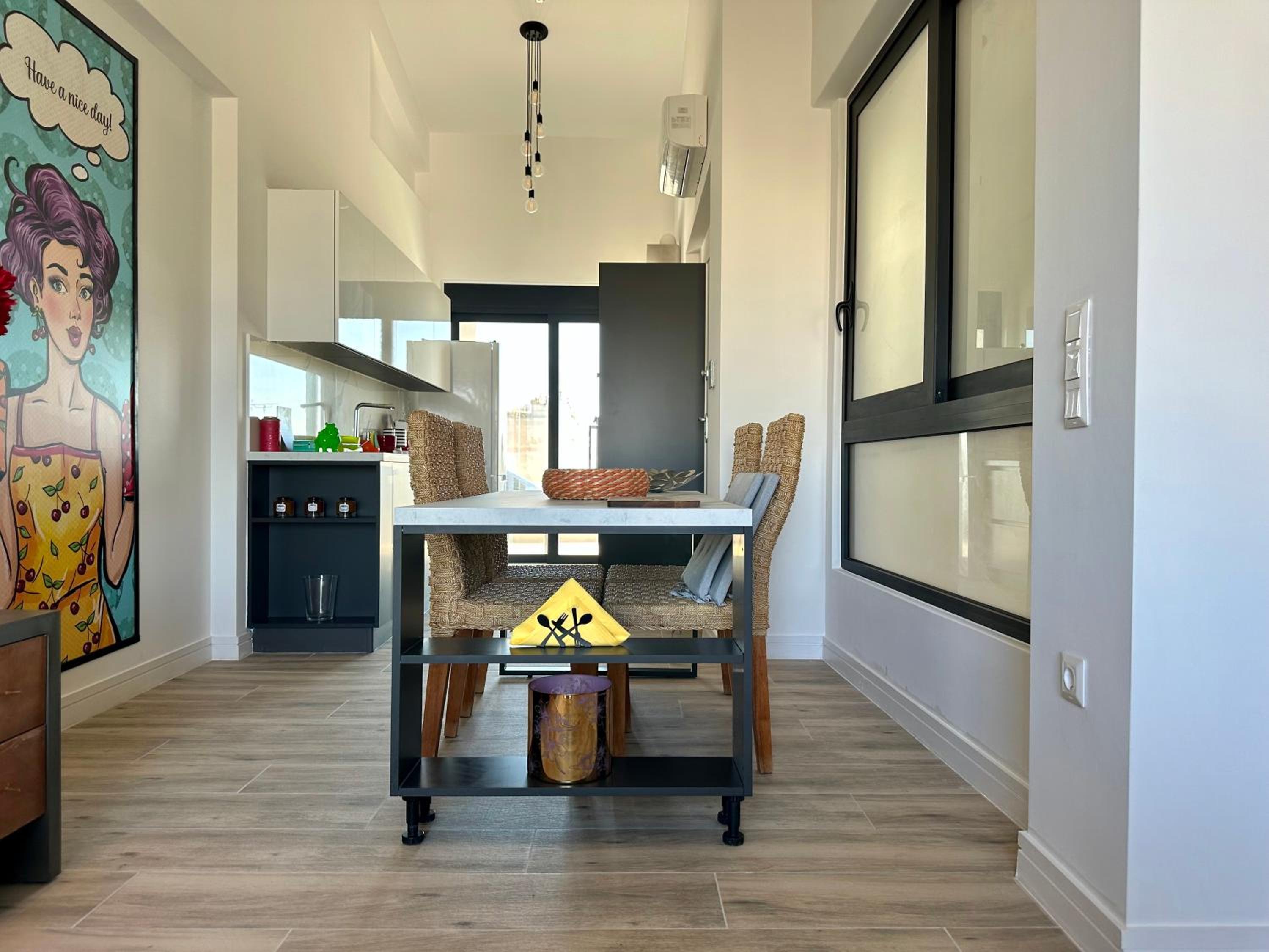 Sky Suite Apartments - Cloud9 in the City