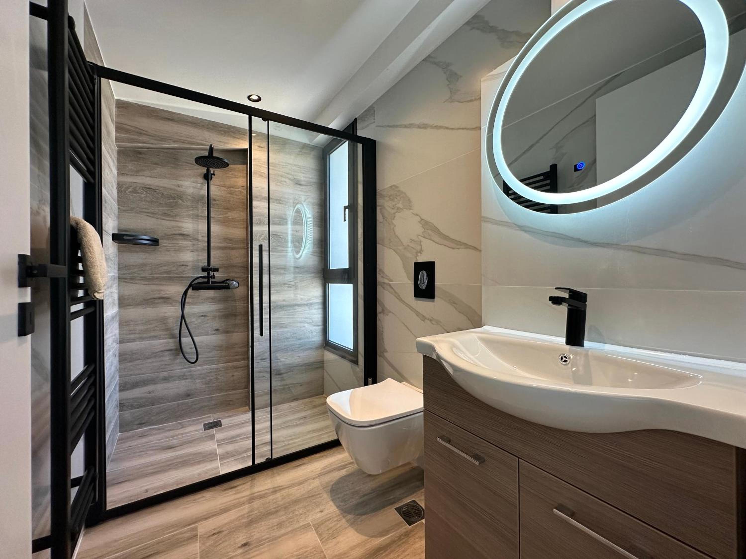 Sky Suite Apartments - Cloud9 in the City