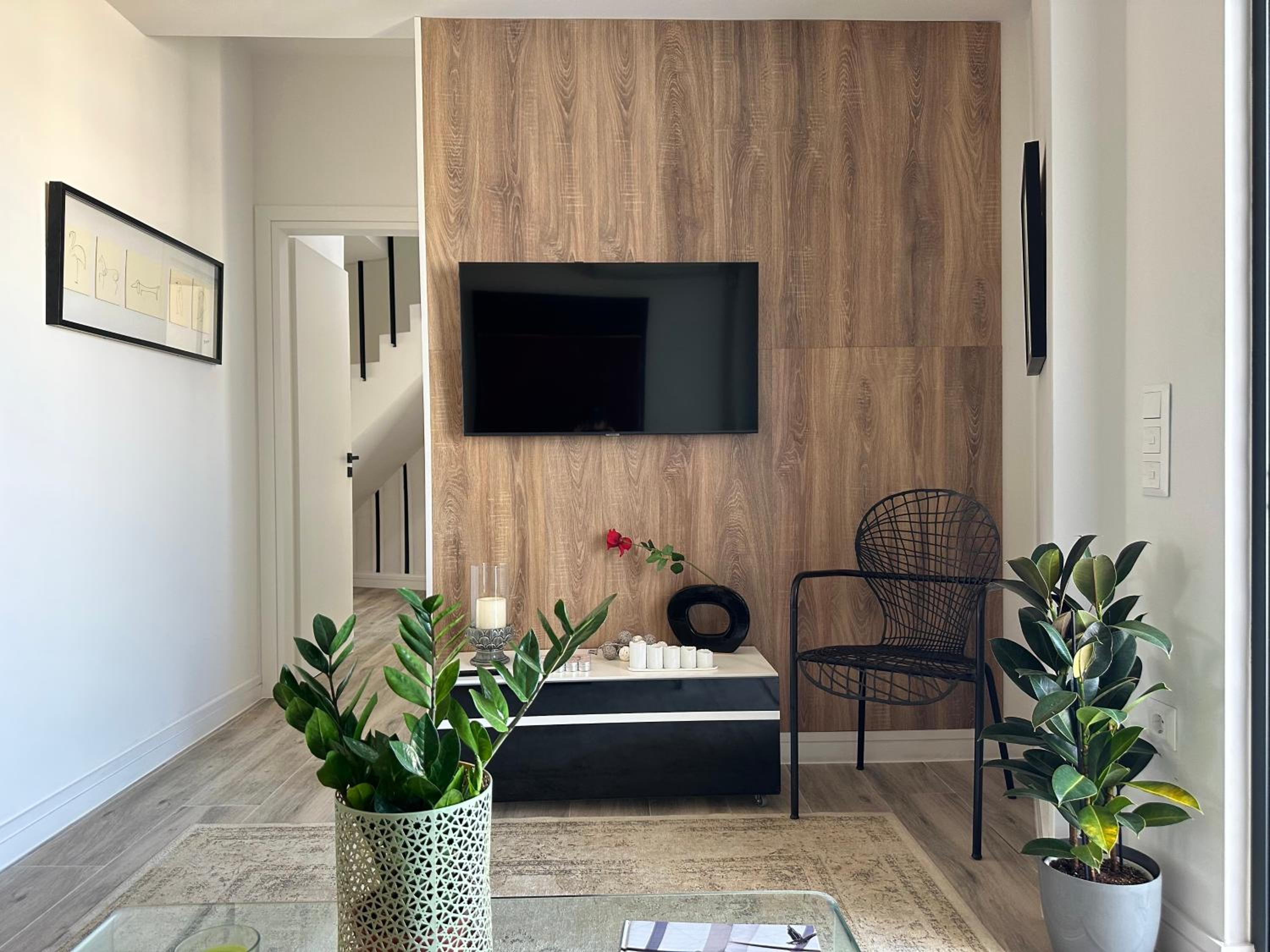 Sky Suite Apartments - Cloud9 in the City