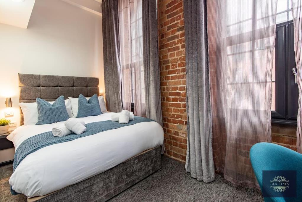 Stylish 1-Bed Studio Suite view 5