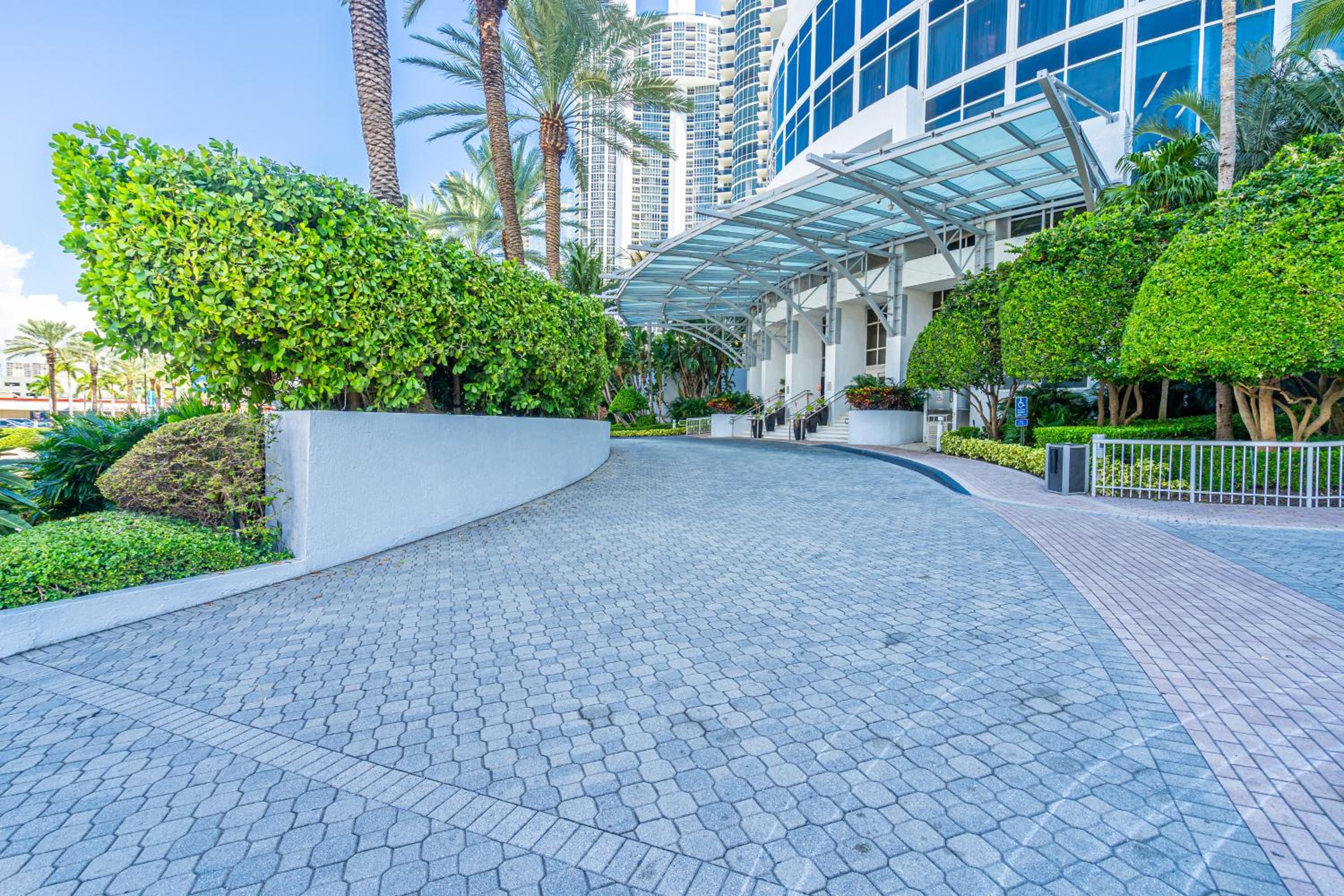 Large Resort Suite in Sunny Isles Beach