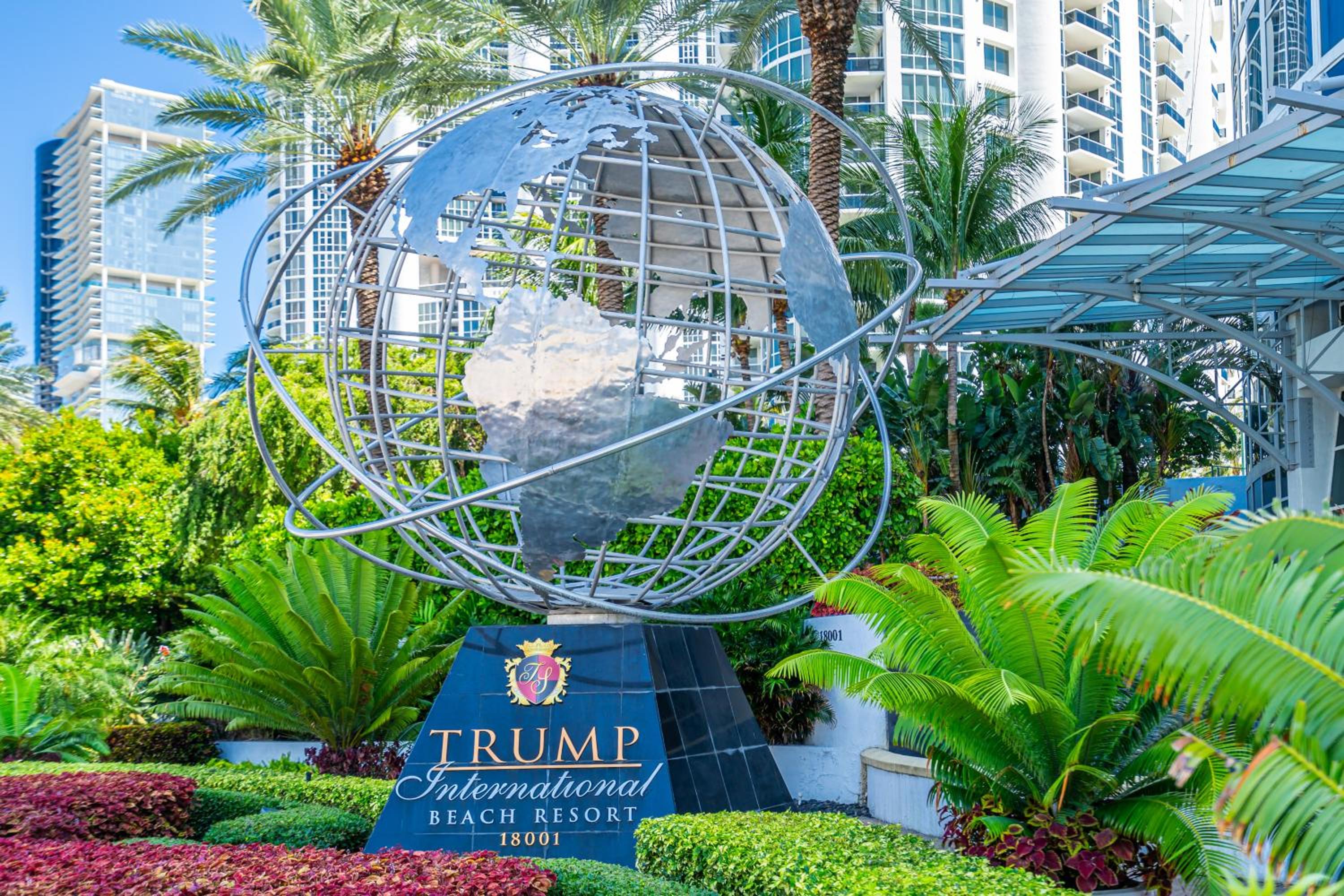 Large Resort Suite in Sunny Isles Beach