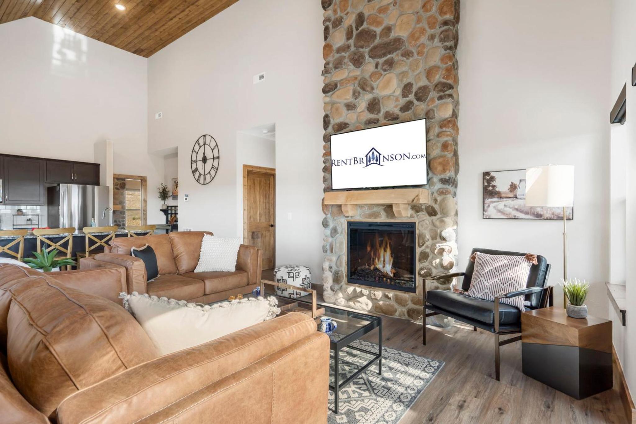 Private Hot Tub-Free Attraction Tickets-Lake Lookout-Community Indoor & Outdoor Pools view 3