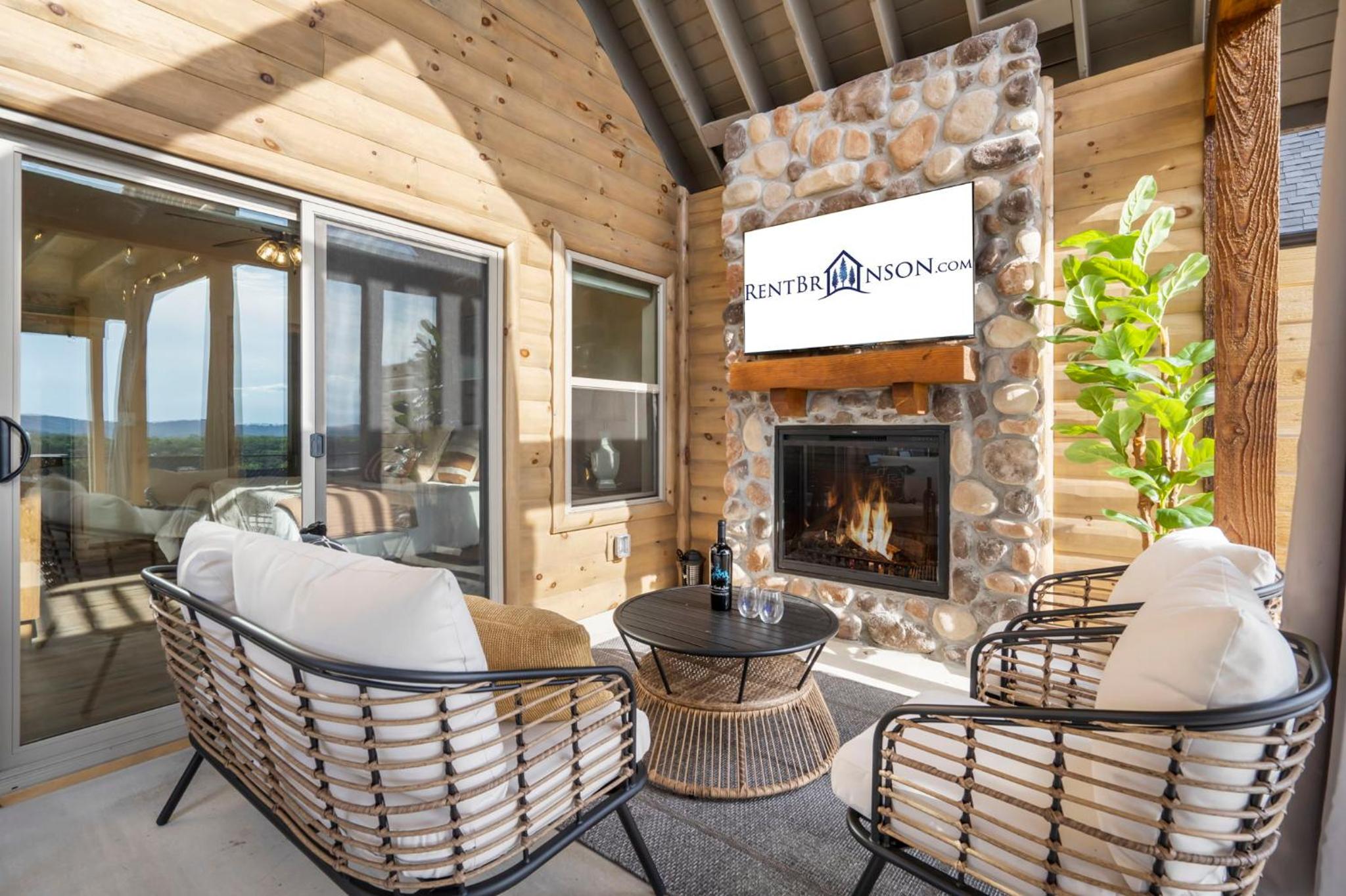 Private Hot Tub-Free Attraction Tickets-Lake Lookout-Community Indoor & Outdoor Pools view 4
