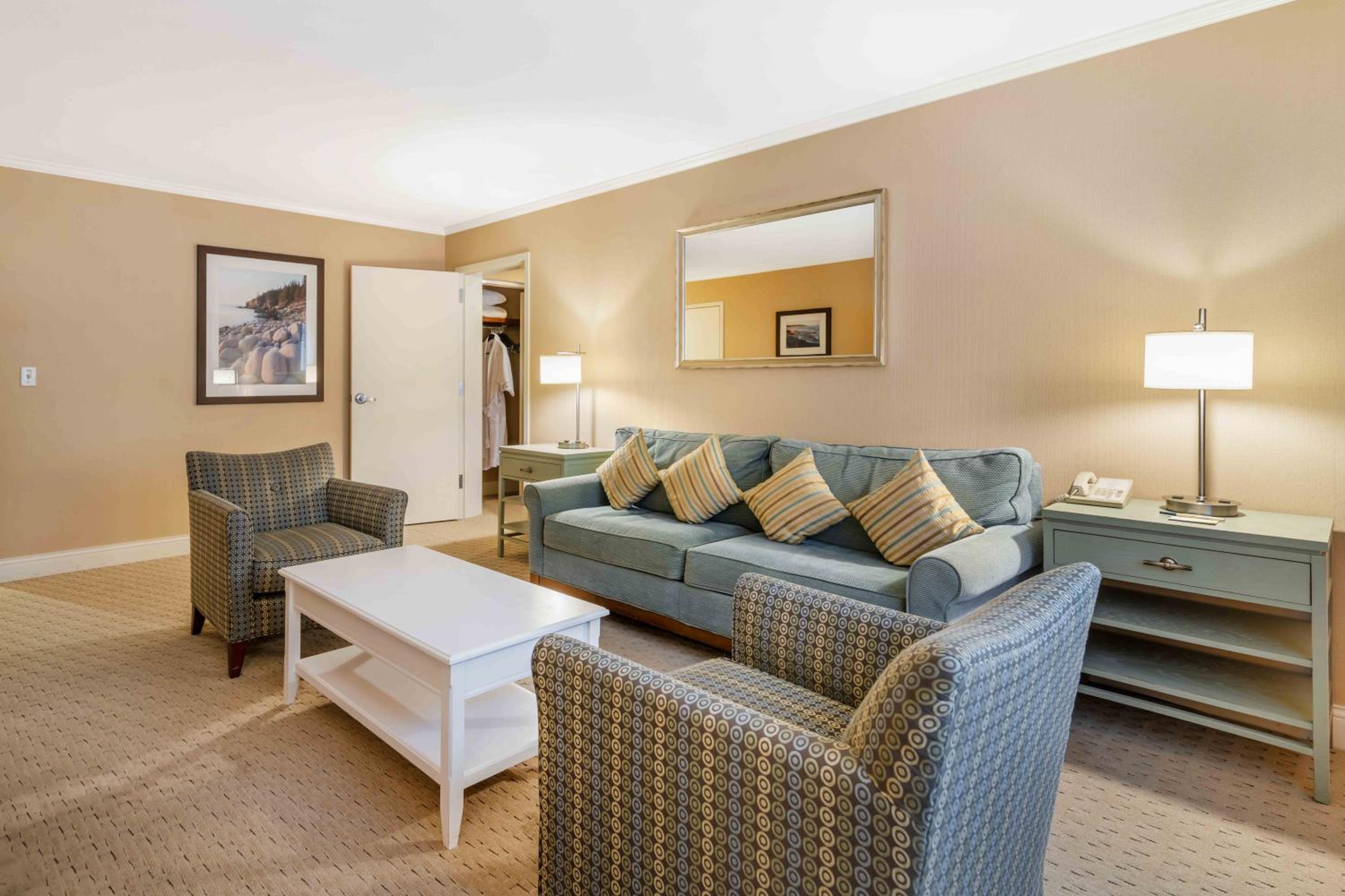 Gorges Grant Hotel - Property Image 2