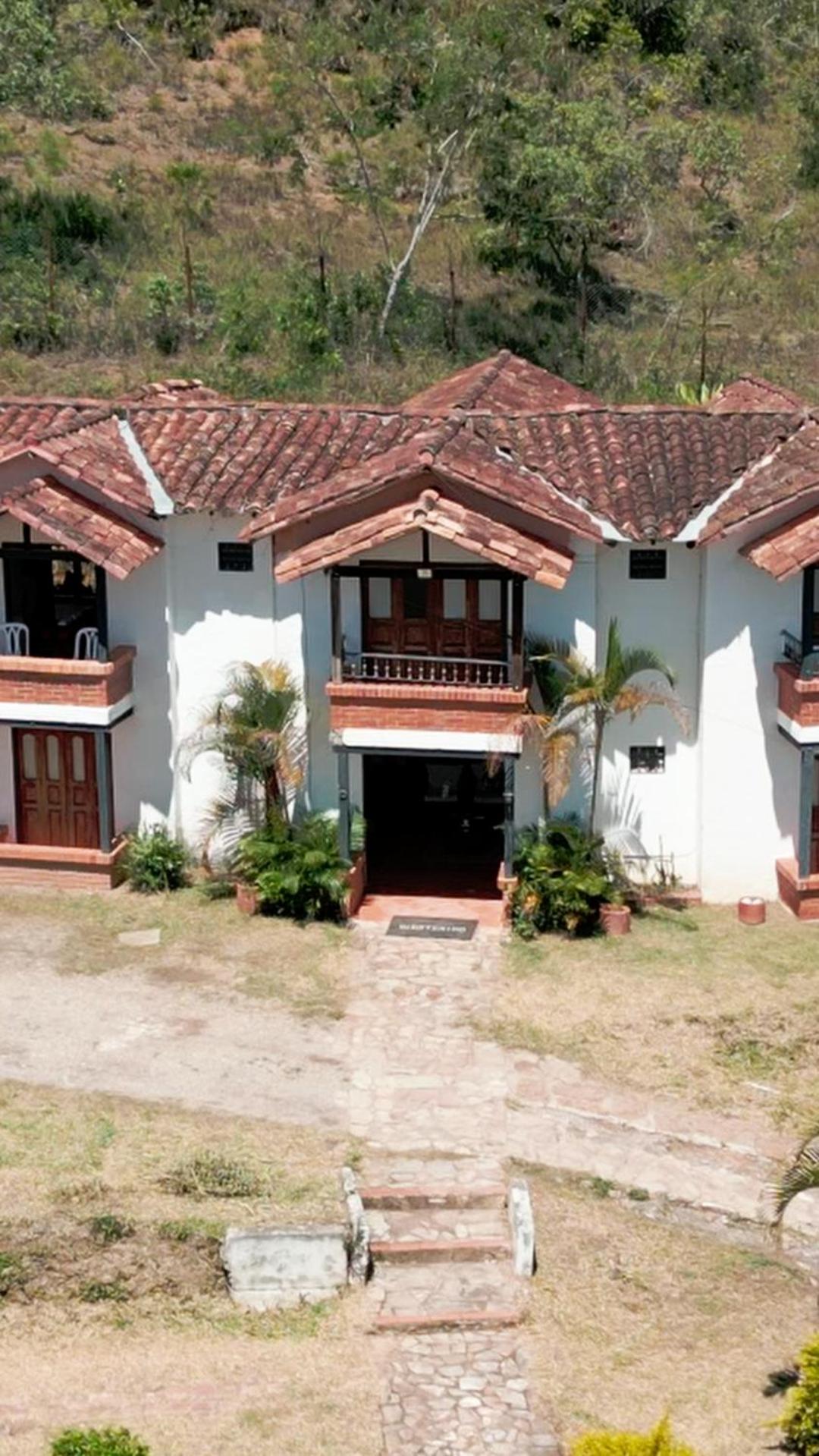 Elizabeth Country House
