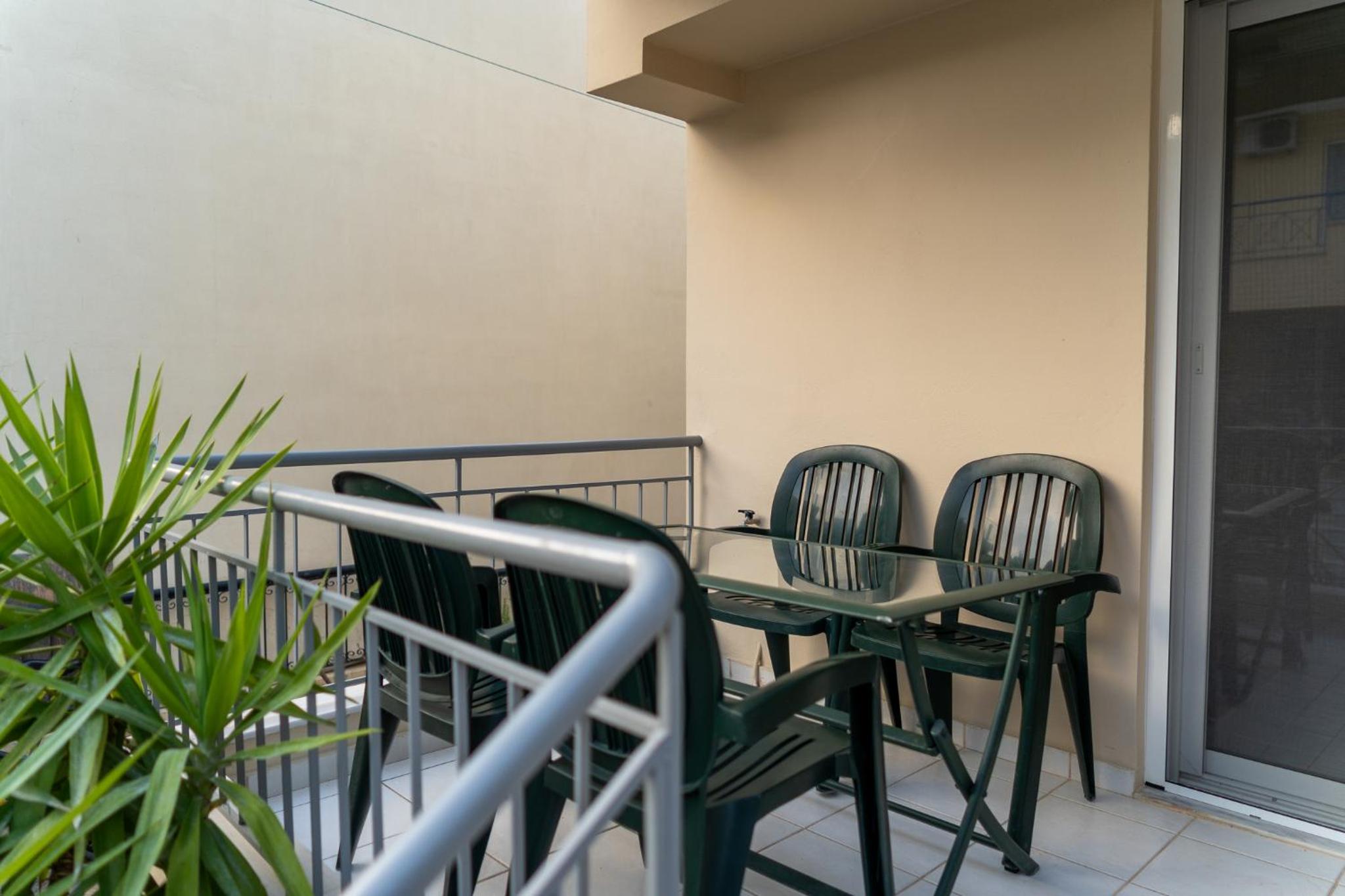 Comfortable 3-Bedroom Seaside Maisonette