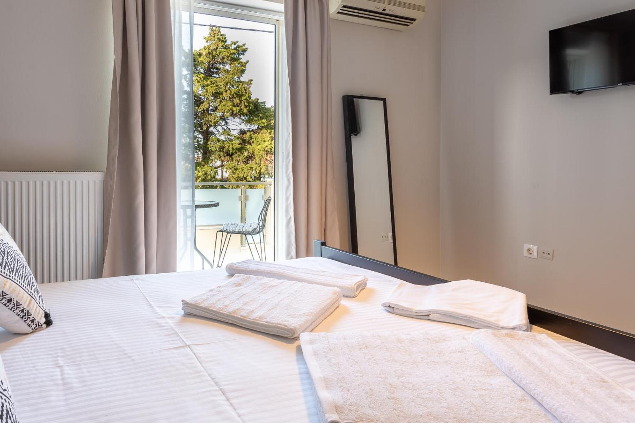 Comfortable 3-Bedroom Seaside Maisonette