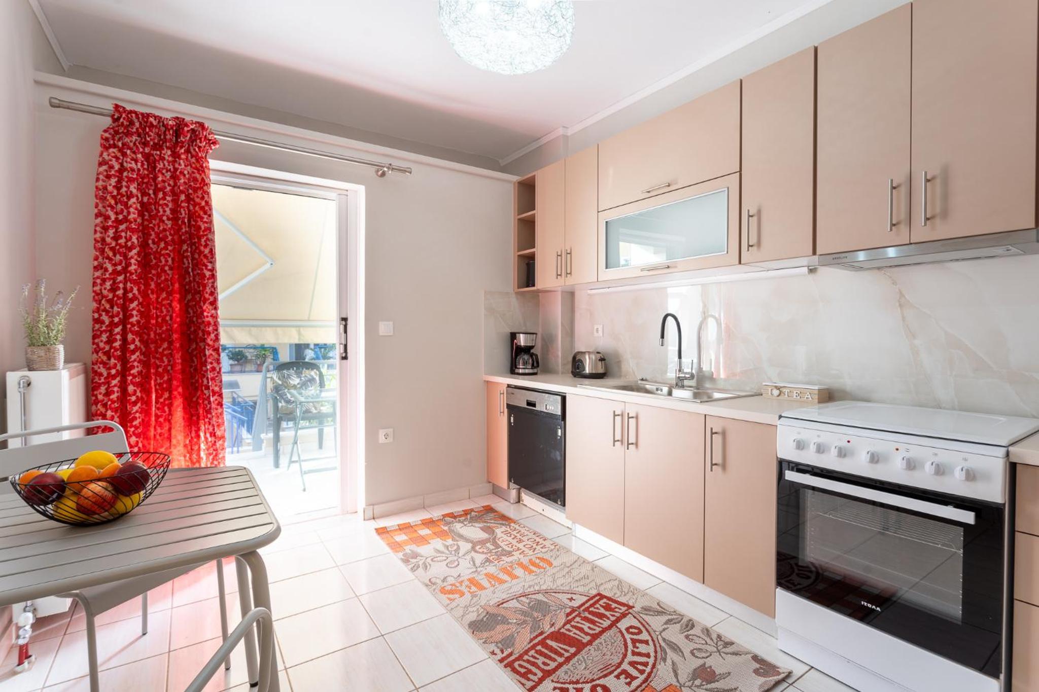 Comfortable 3-Bedroom Seaside Maisonette