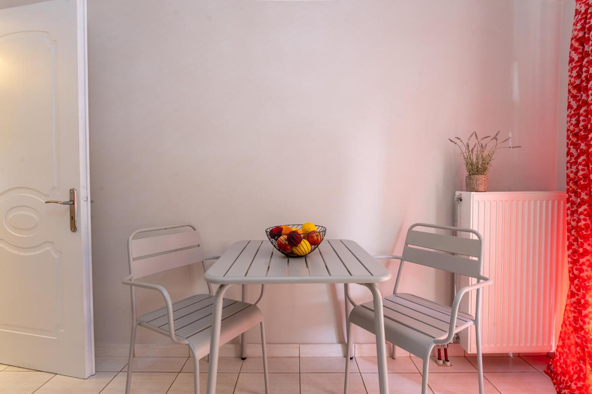 Comfortable 3-Bedroom Seaside Maisonette