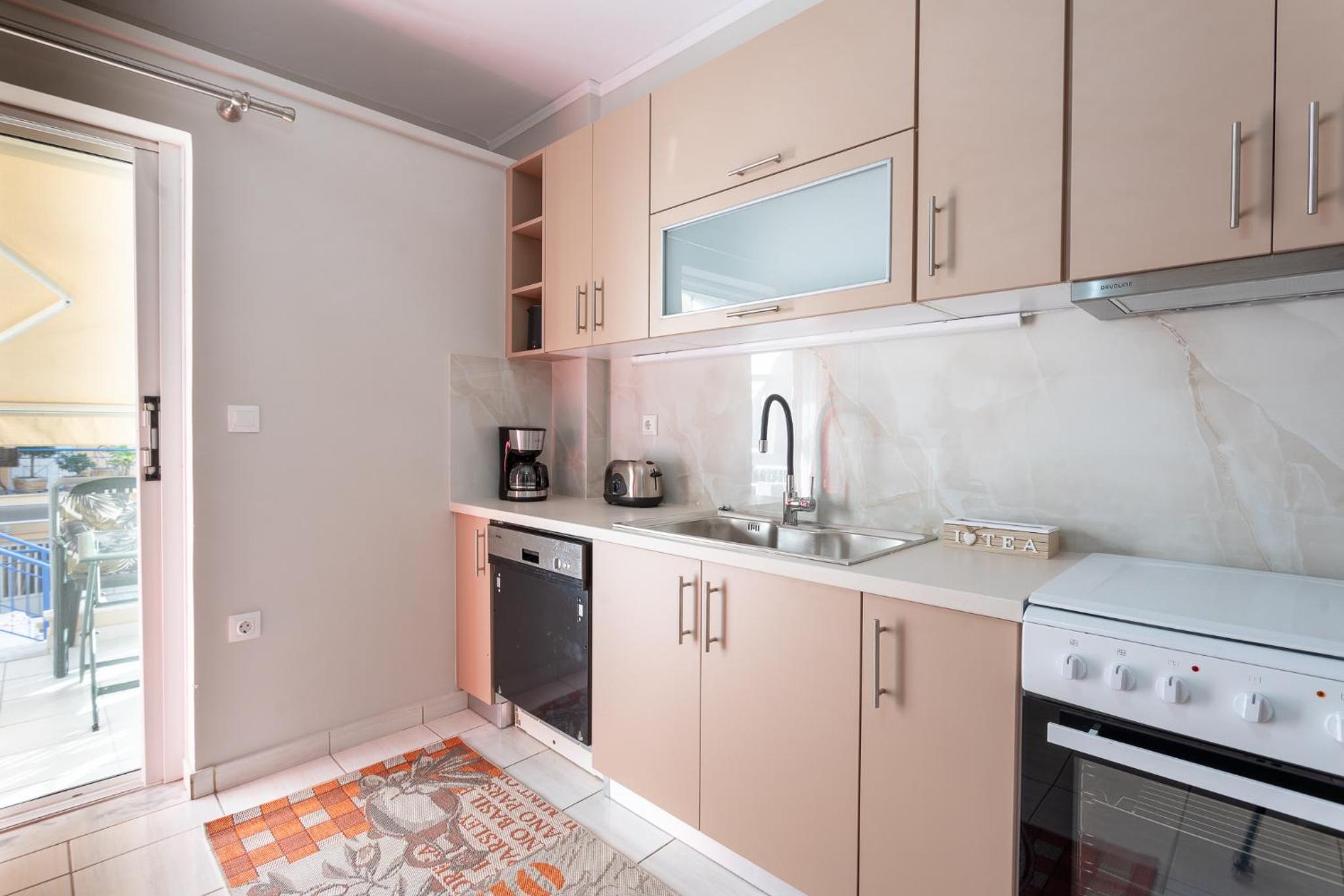 Comfortable 3-Bedroom Seaside Maisonette