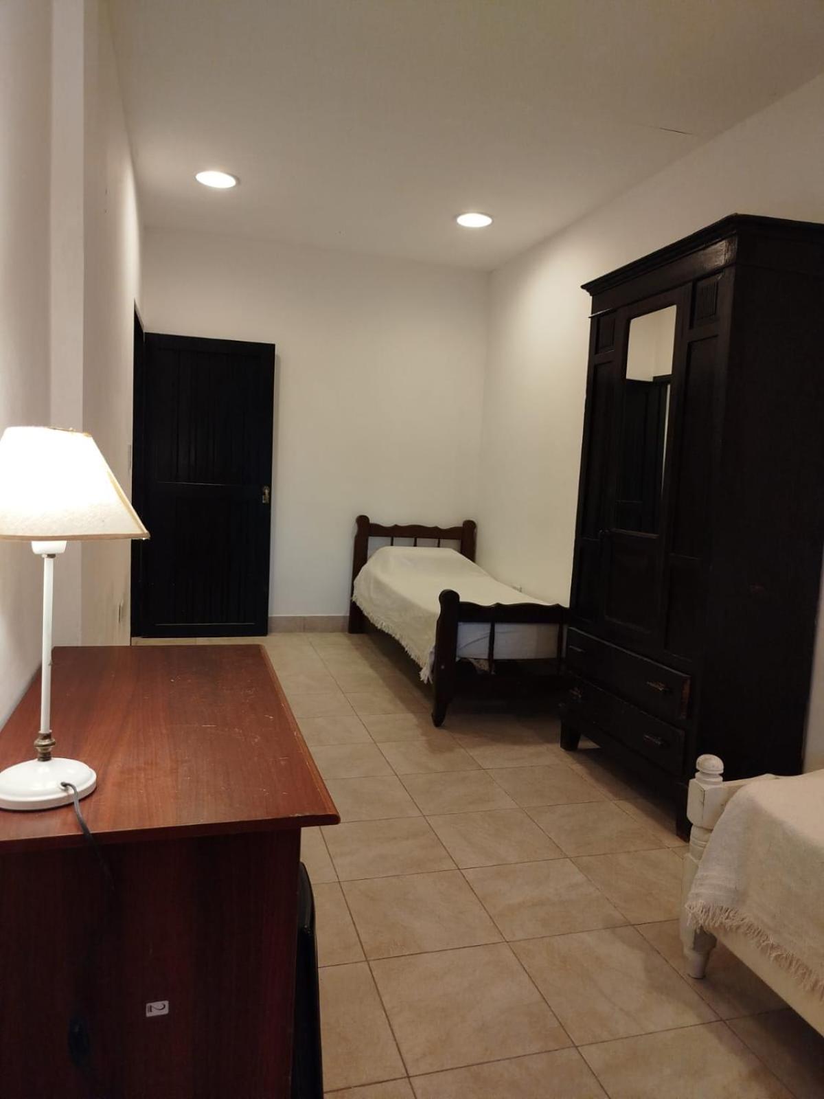 Hostel Custom