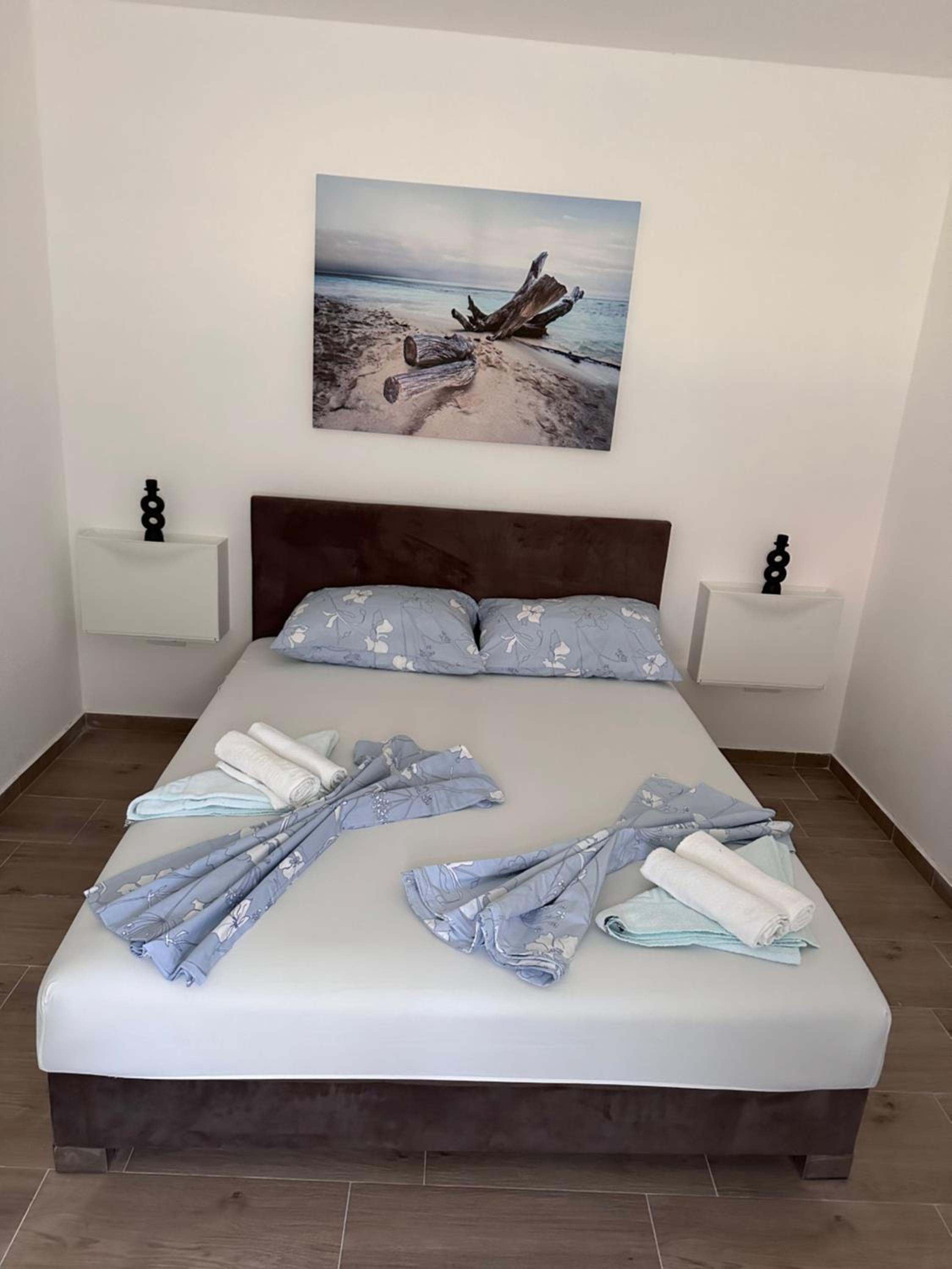 TWINS Apartments