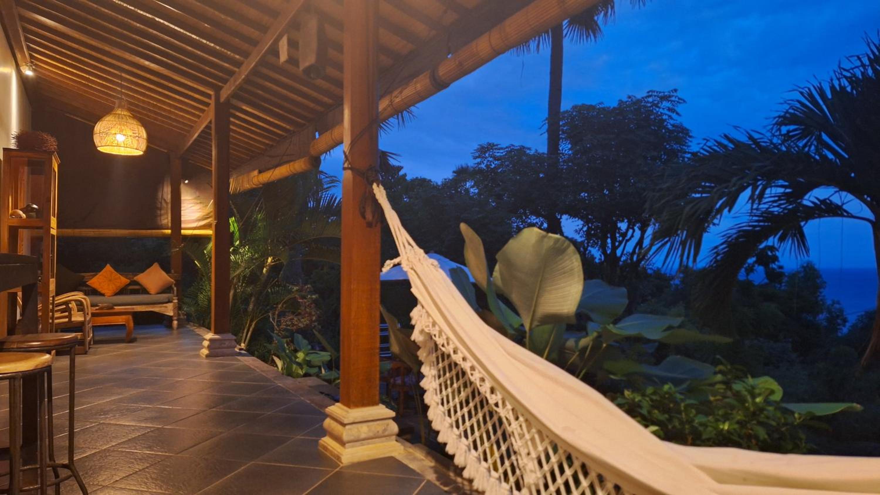 Frangipani Inn & Restaurant