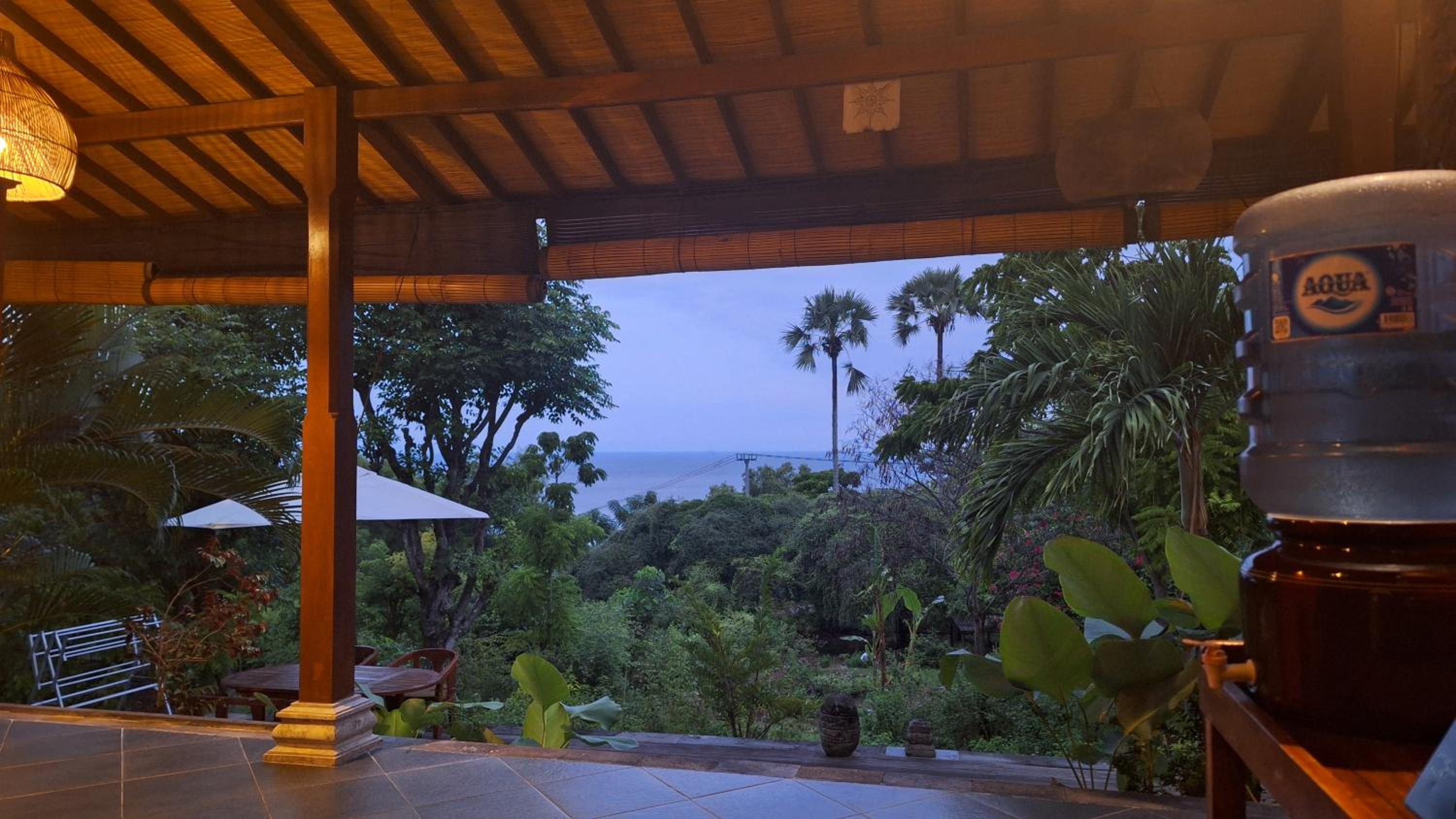 Frangipani Inn & Restaurant