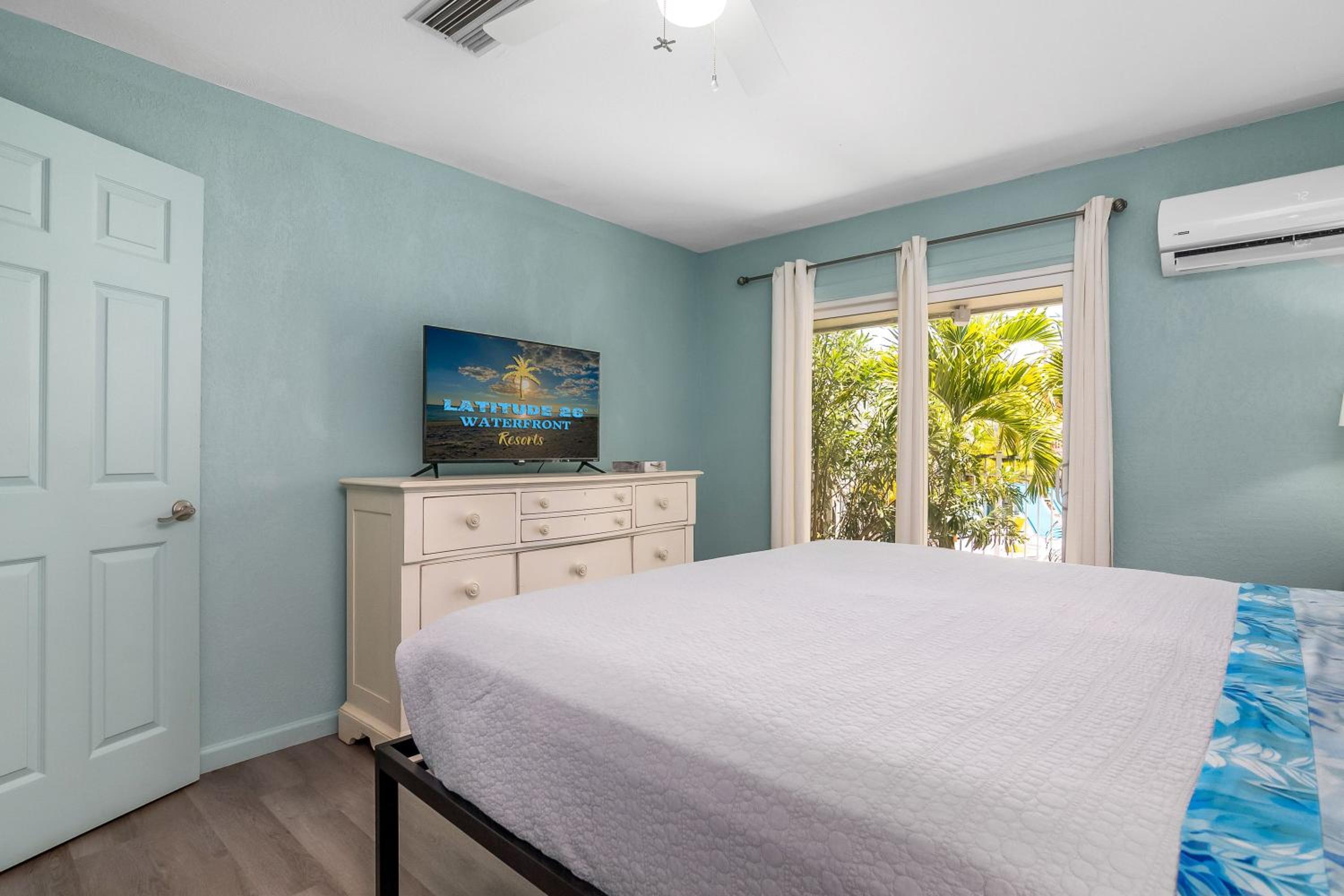 Latitude 26 Waterfront Boutique Resort - Fort Myers Beach