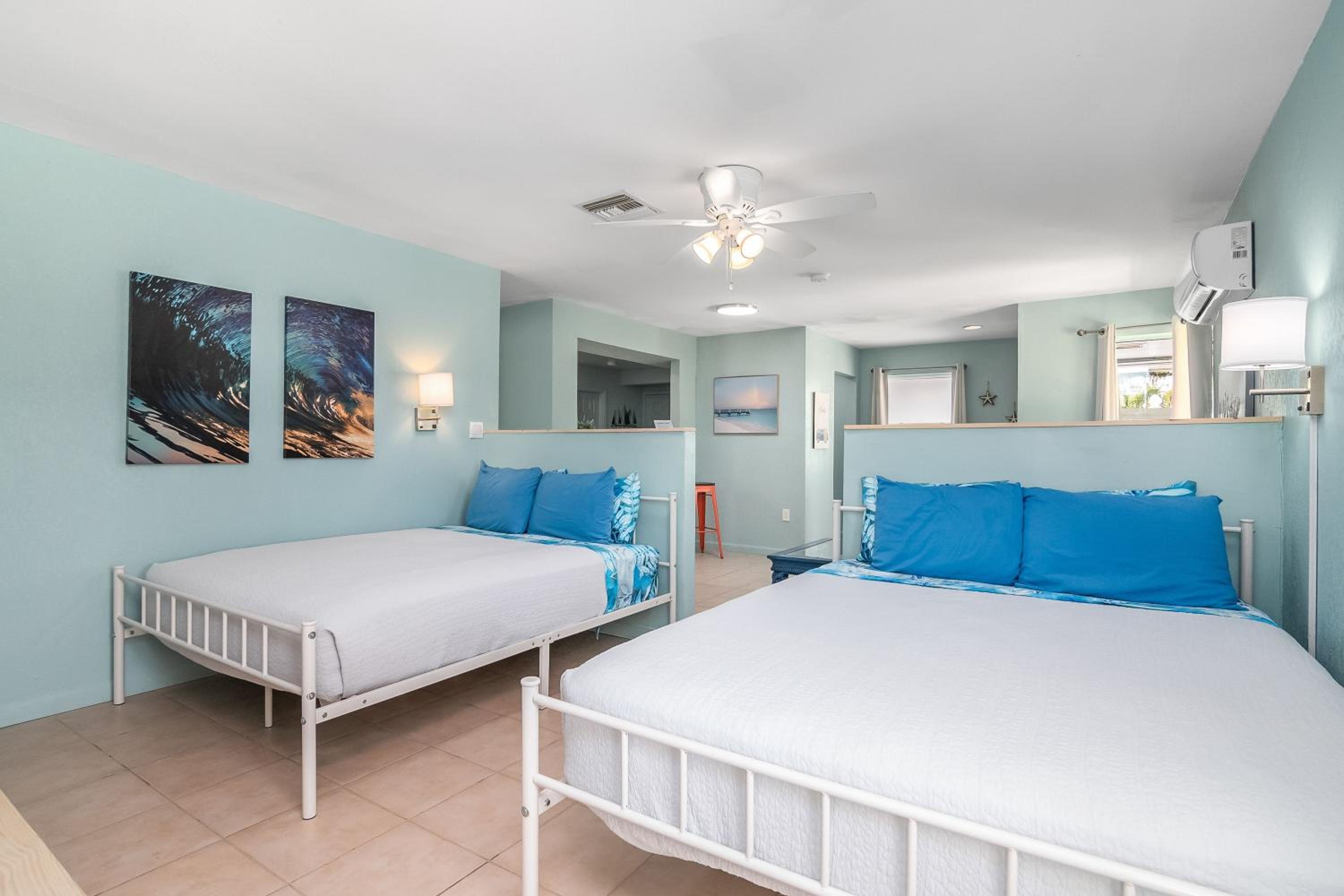Latitude 26 Waterfront Boutique Resort - Fort Myers Beach