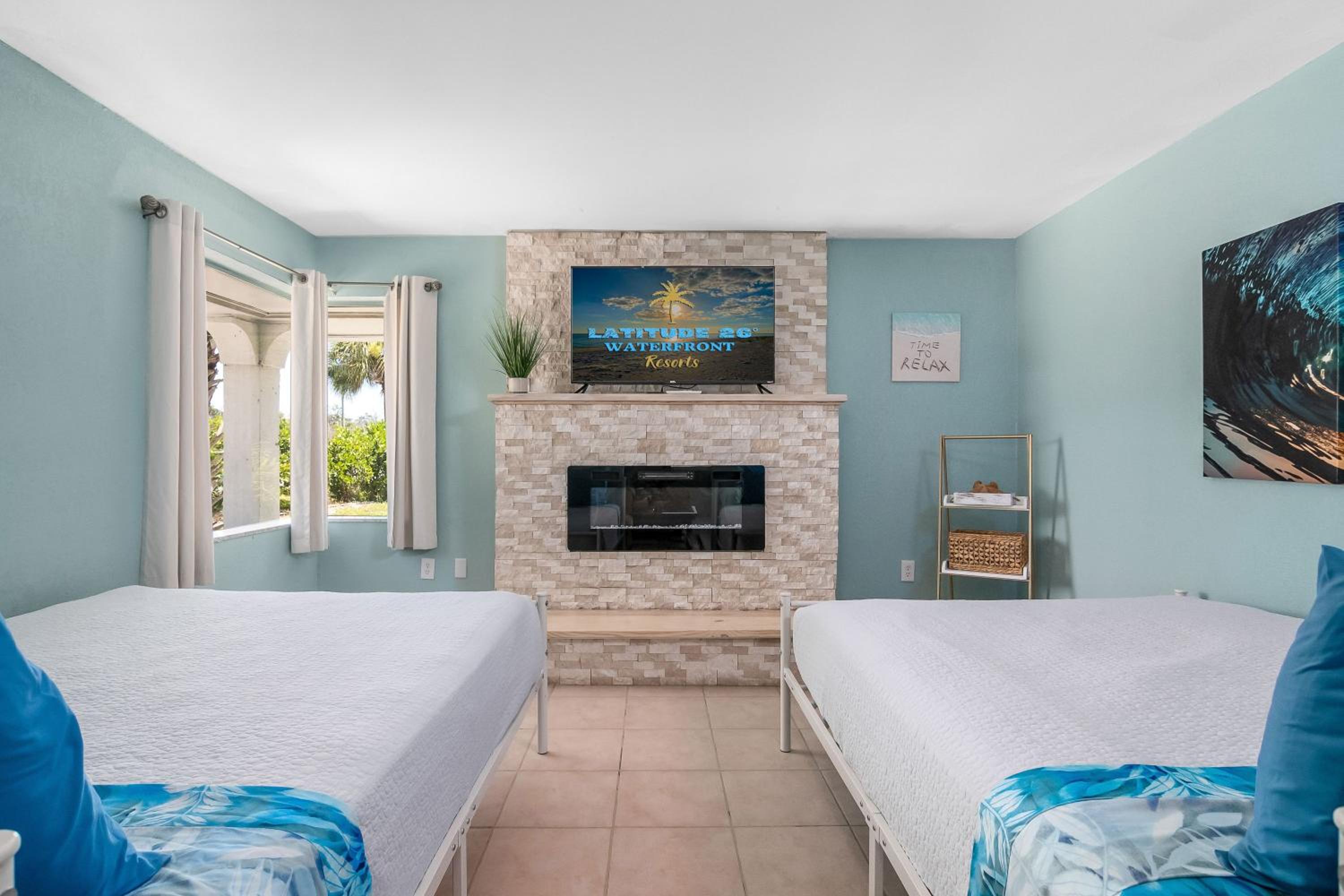 Latitude 26 Waterfront Boutique Resort - Fort Myers Beach