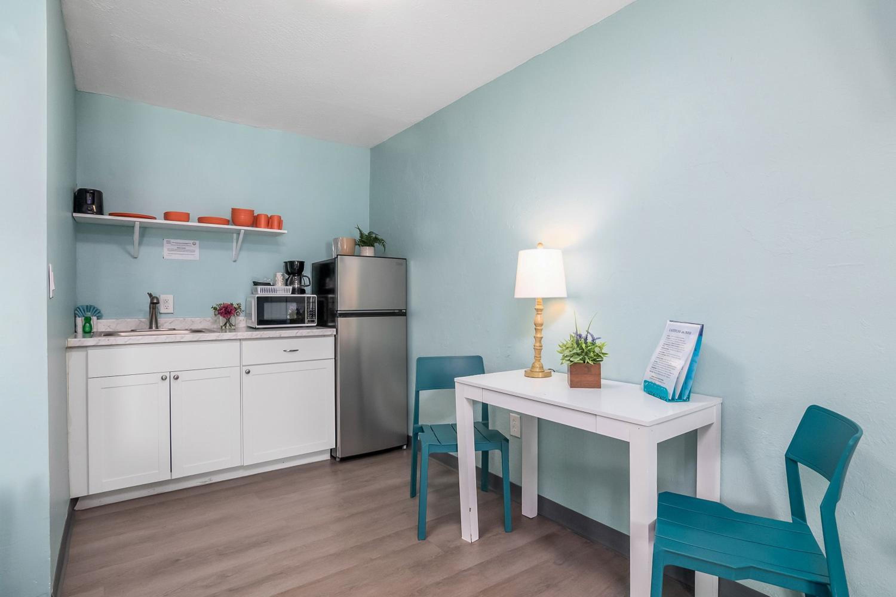 Latitude 26 Waterfront Boutique Resort - Fort Myers Beach