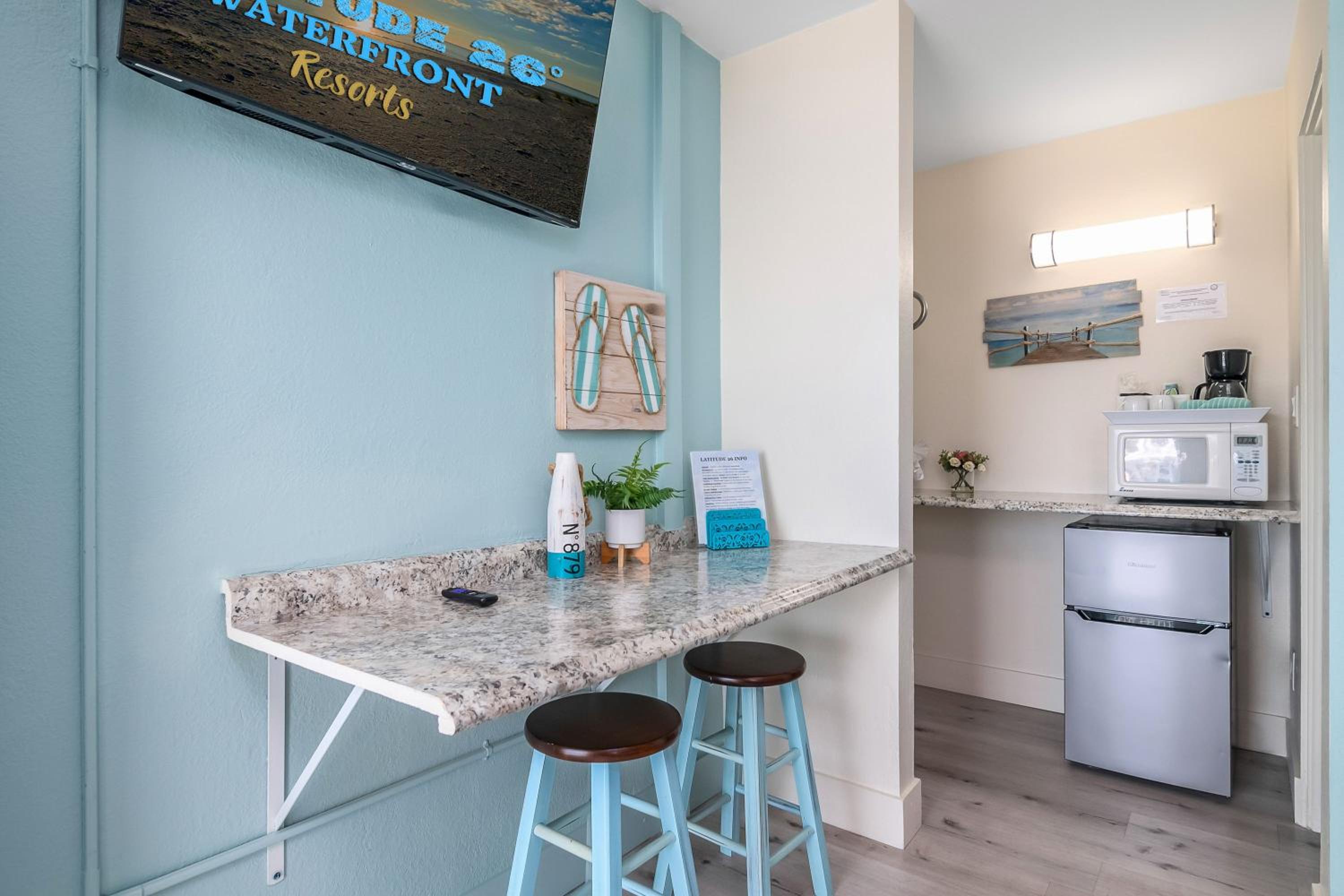 Latitude 26 Waterfront Boutique Resort - Fort Myers Beach