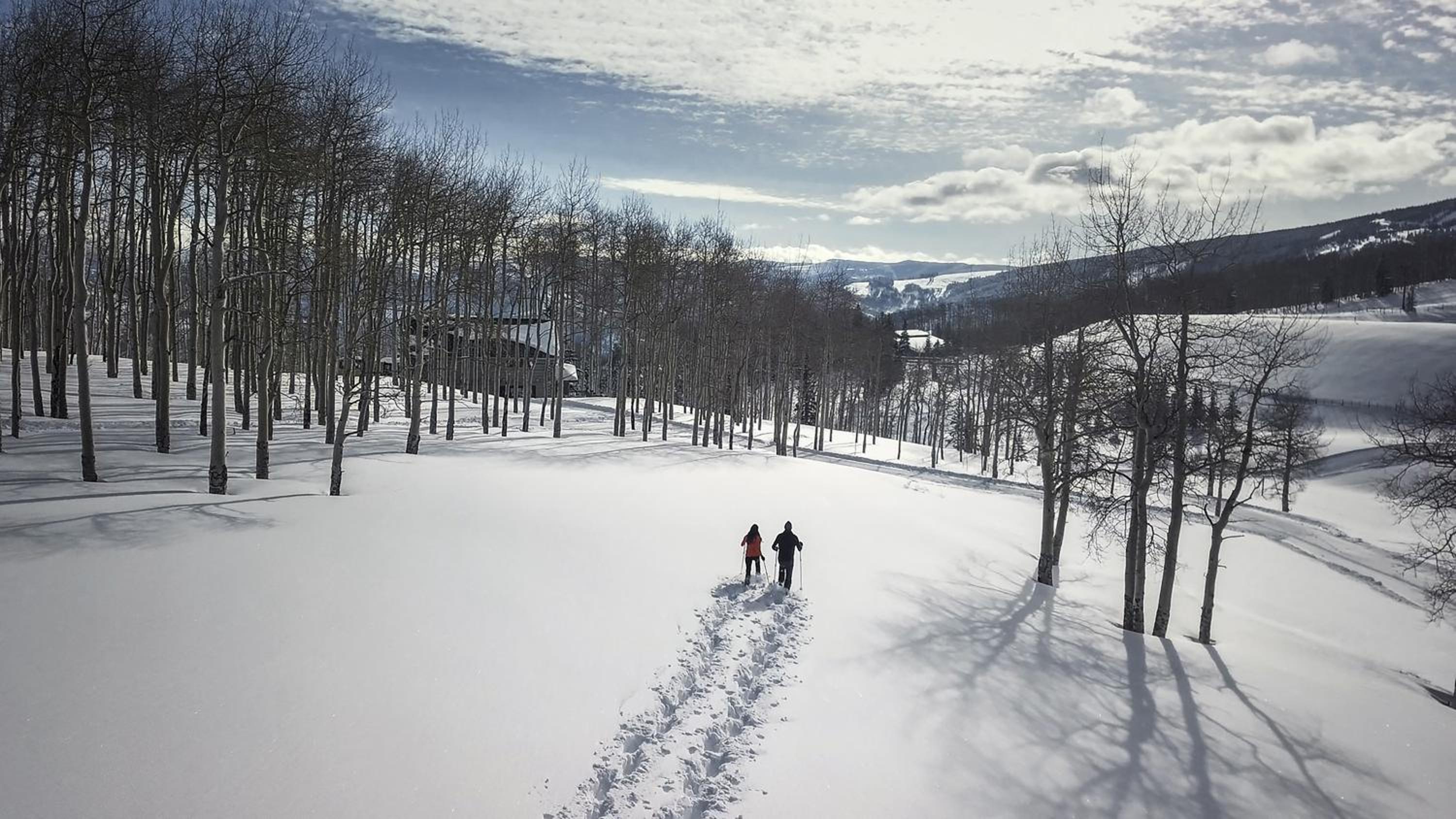Spacious studio condo with lift view at Elkhorn Lodge
