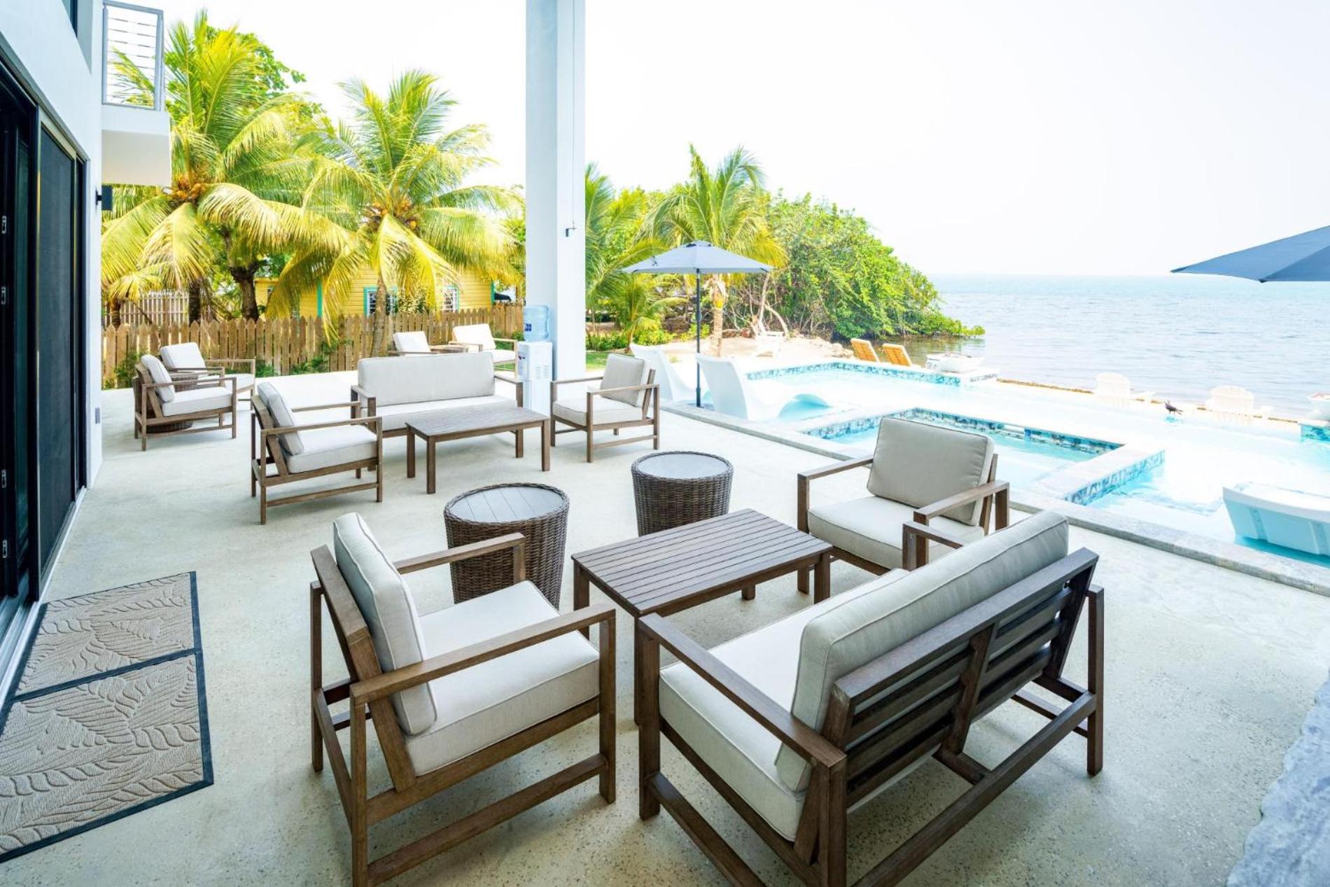Spacious 4-Bed Villa in Placencia Village w Pool