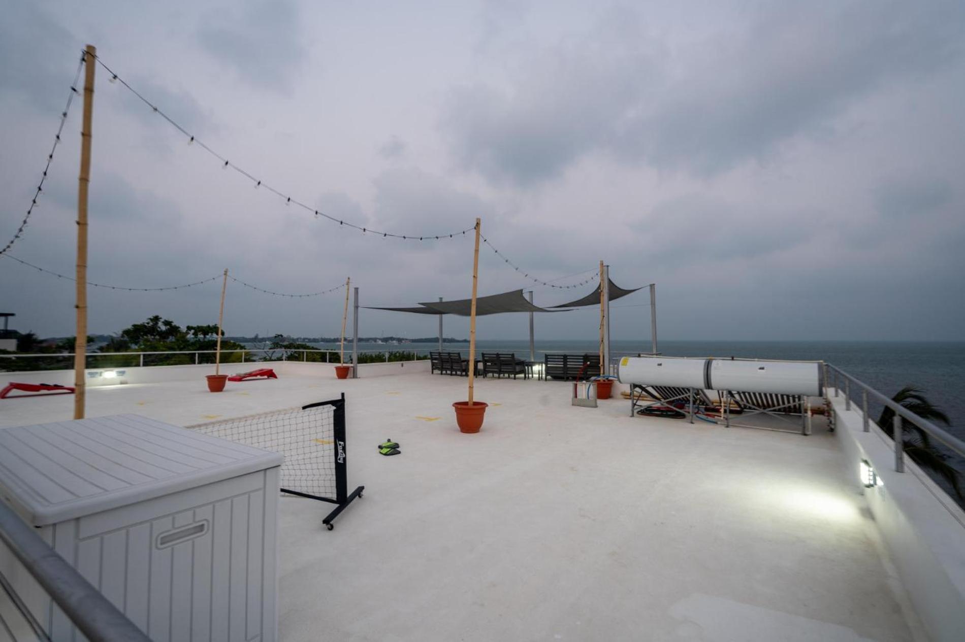 Spacious 4-Bed Villa in Placencia Village w Pool