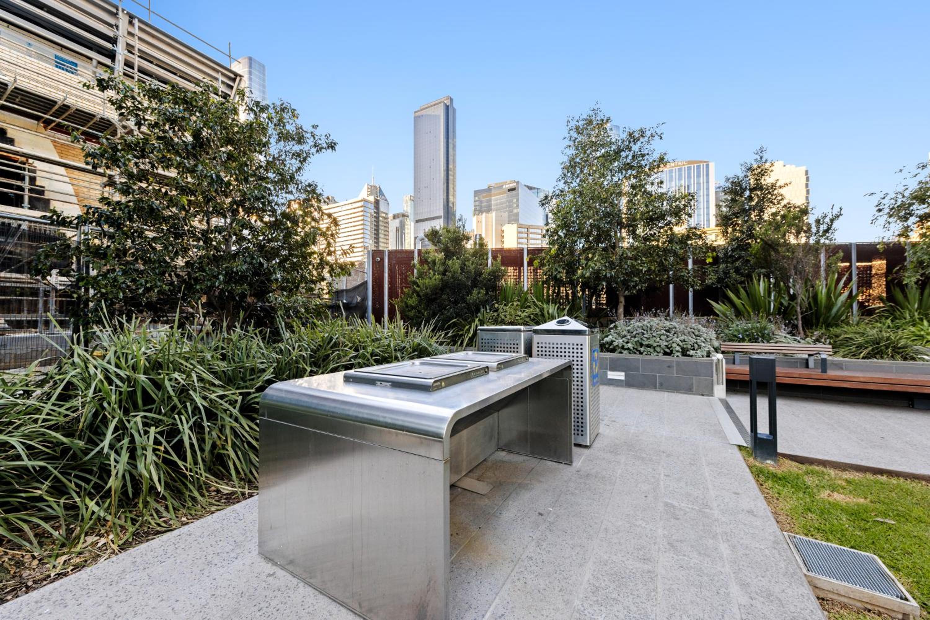 Convenient One Bedroom Apartment in Docklands