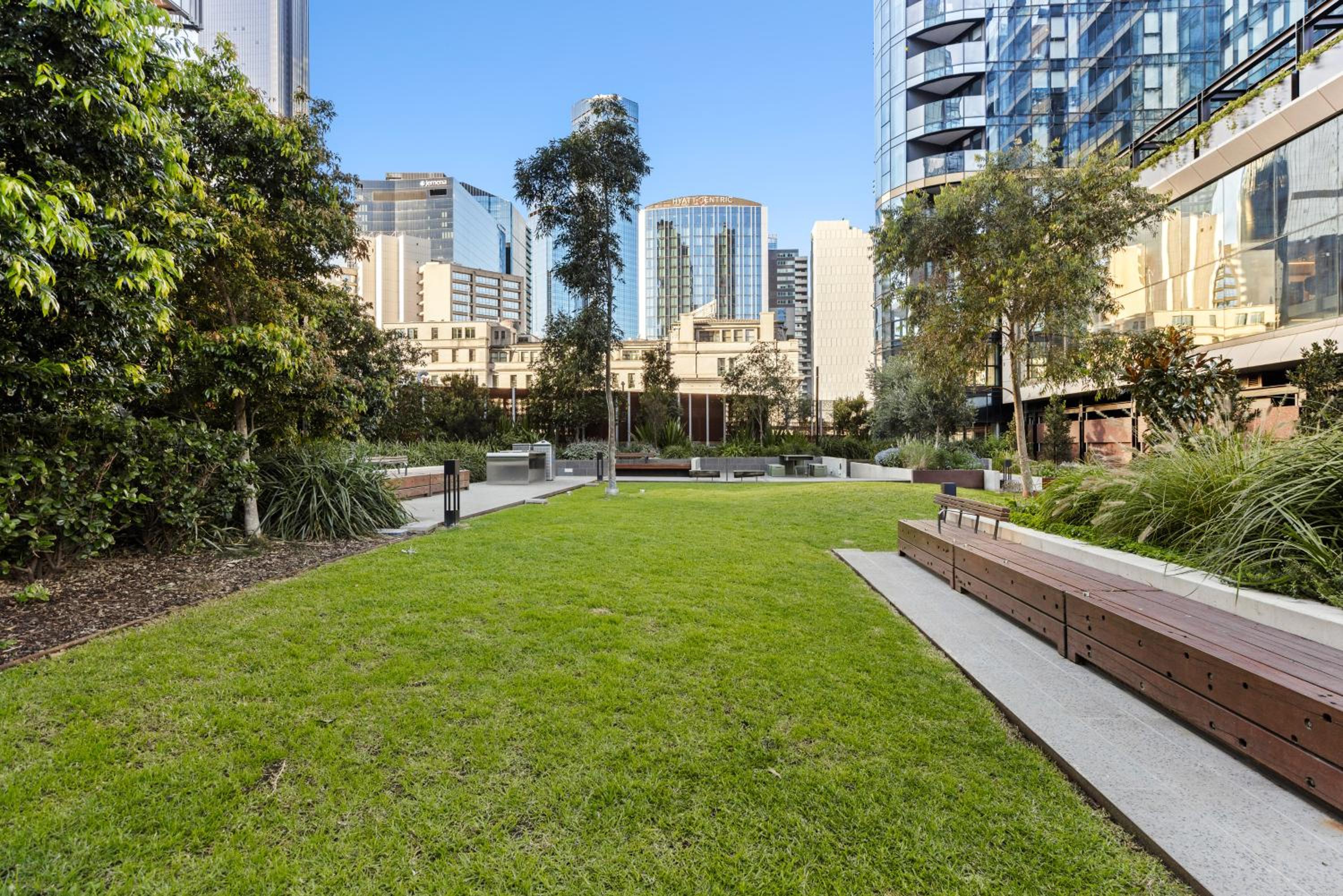 Convenient One Bedroom Apartment in Docklands