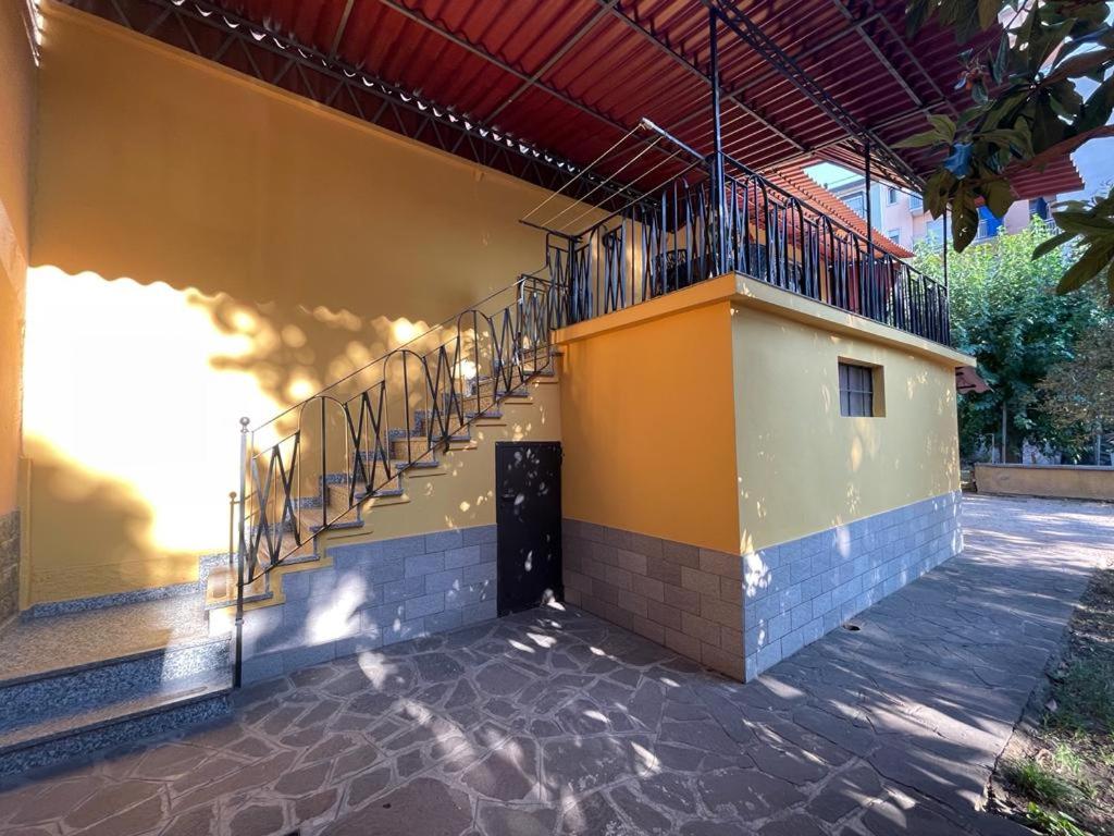 Appartamento da 75 mq in villa view 3