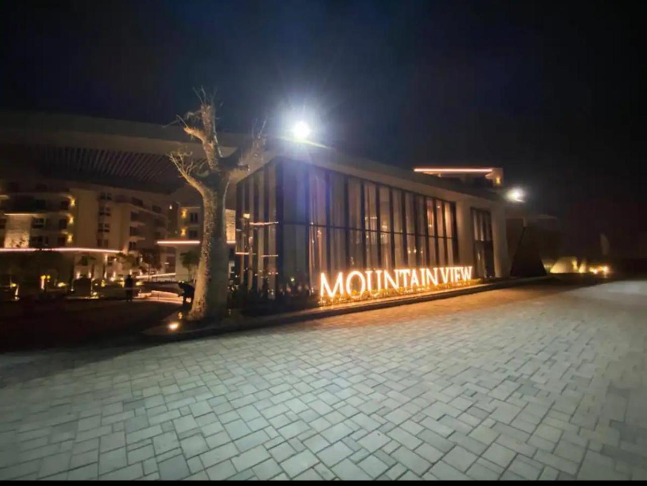 Dream stay apartment at Mountain View I city new cairo transportation service available