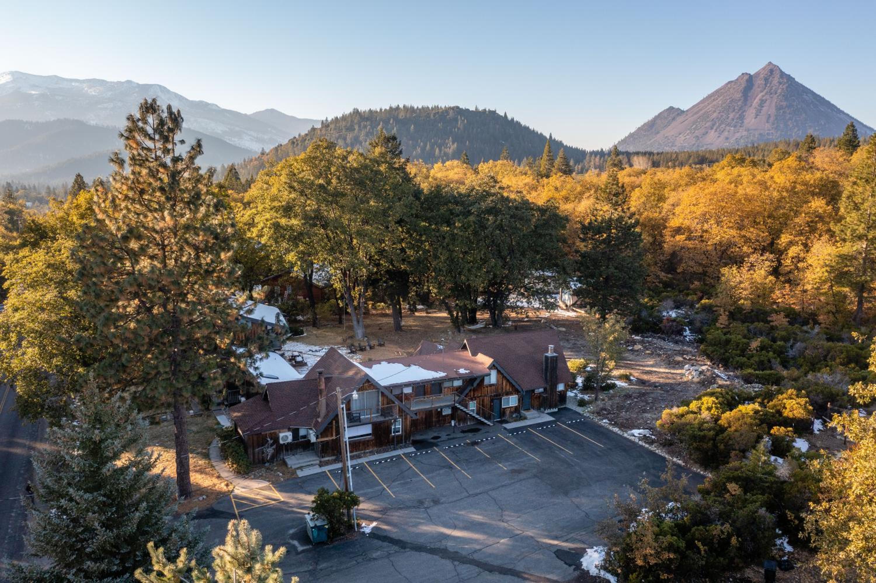 Basecamp Lodge