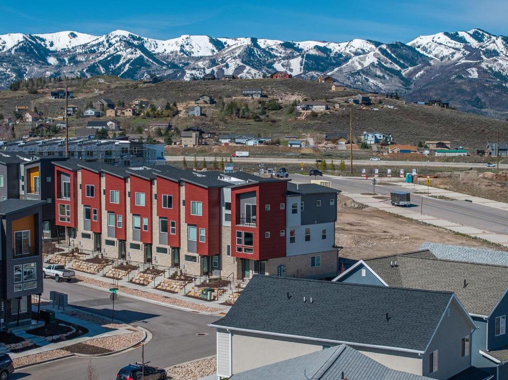 Silver Creek Townhome with Hot Tub l Poppy by Stay view 5