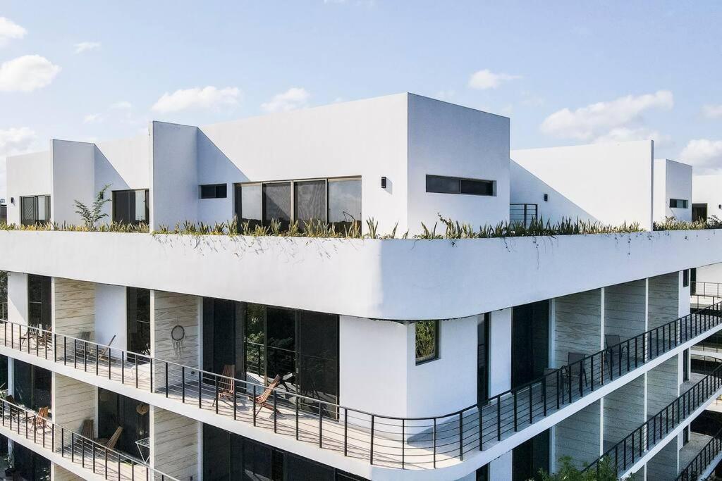 Luxe Penthouse with Rooftop Pool and Grill view 5