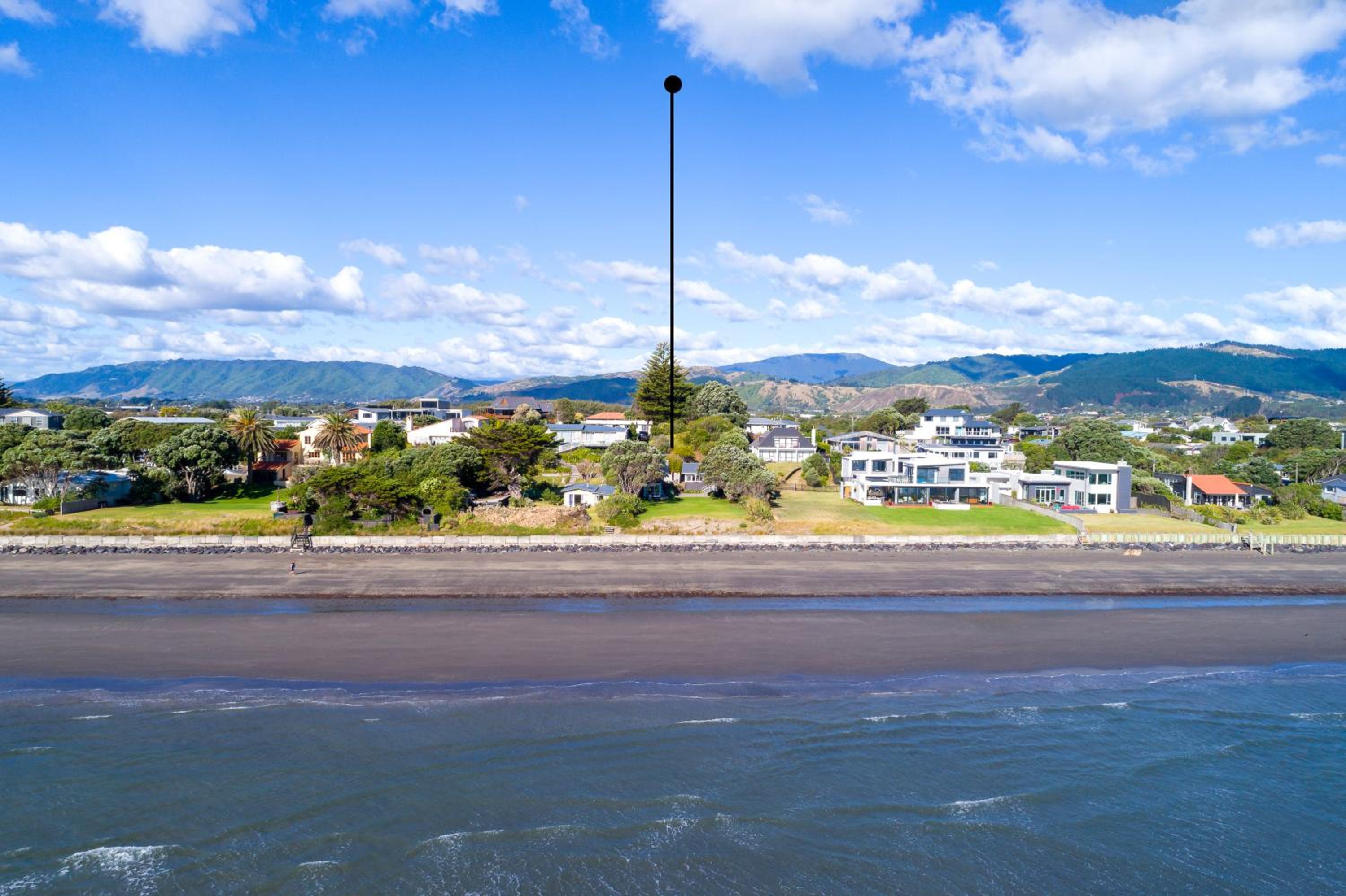 Luxurious Kiwiana Raumati Beachfront Home