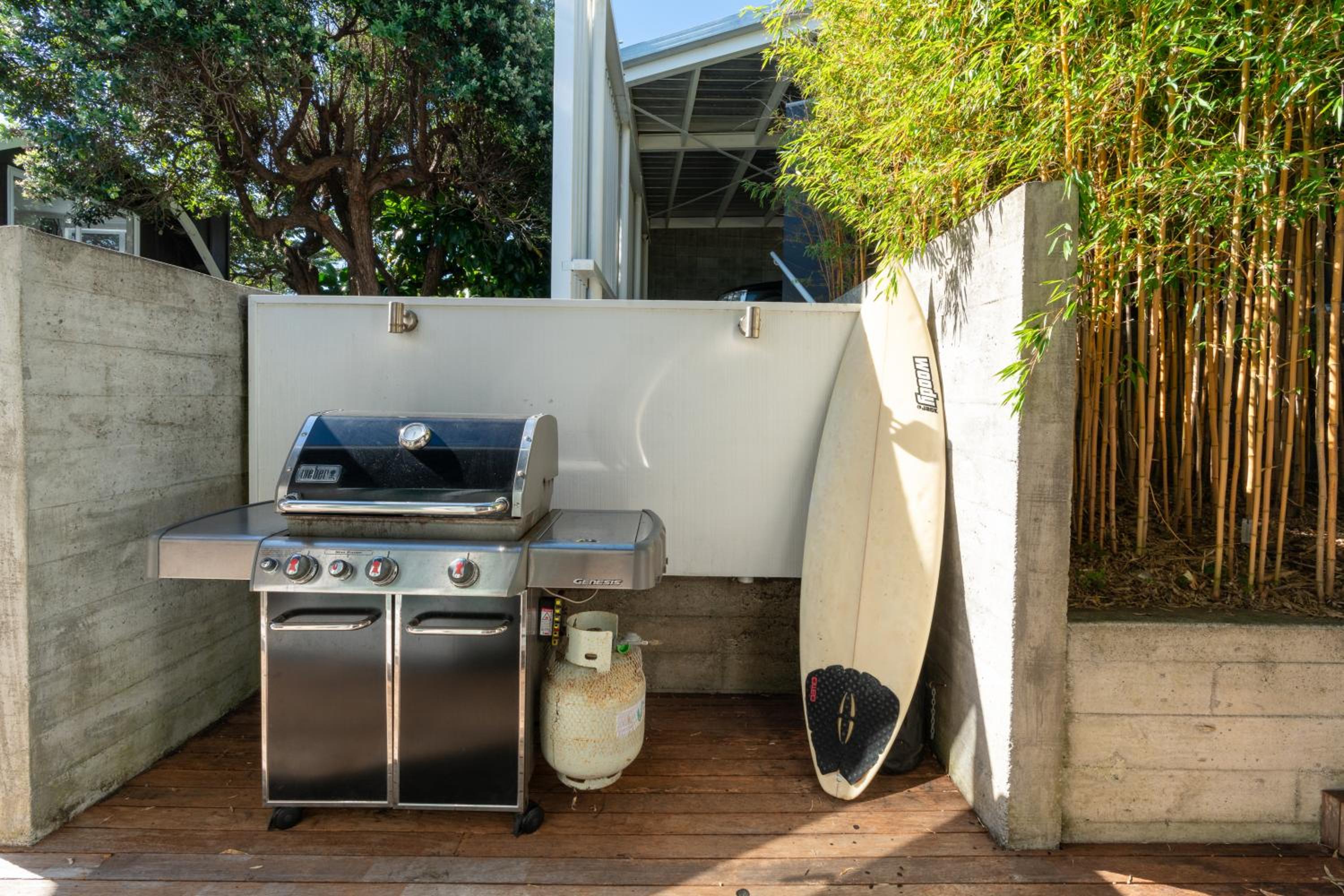 Luxurious Kiwiana Raumati Beachfront Home