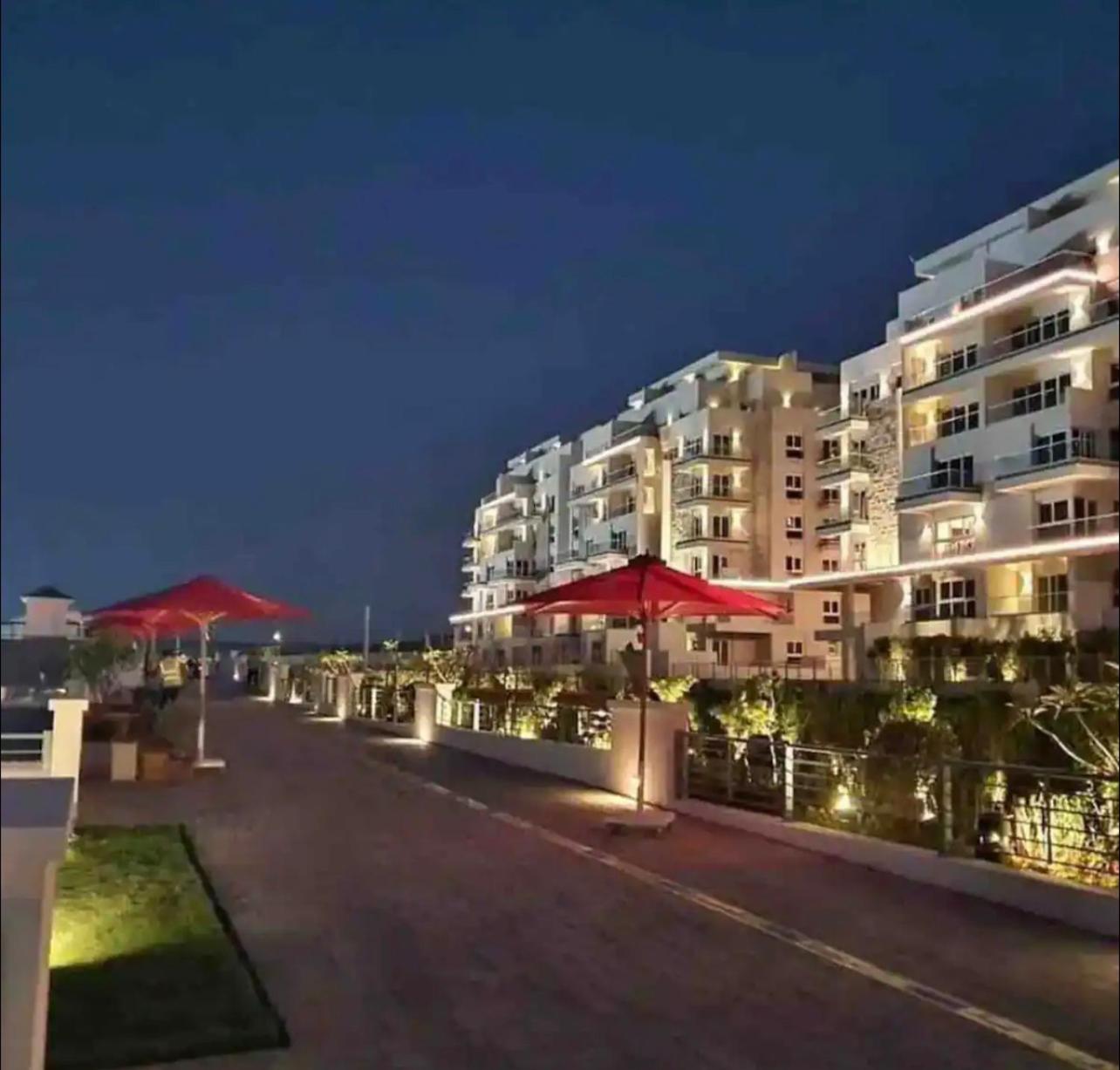 Dream stay apartment at Mountain View I city new cairo transportation service available